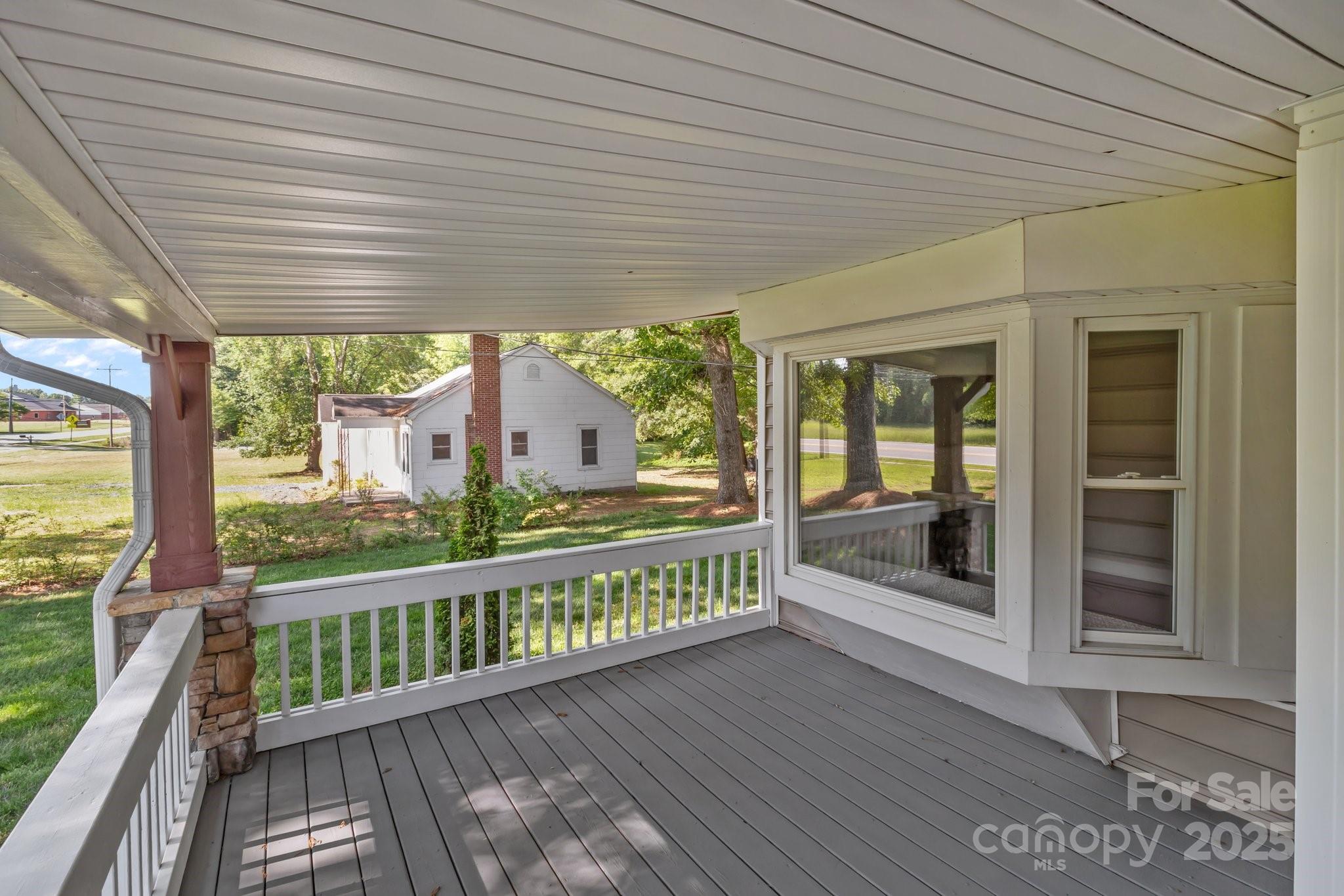 319 N Central Avenue Property Photo 9