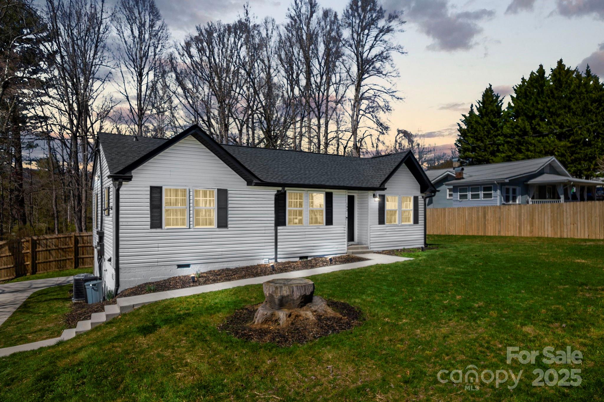 192 Duckworth Avenue Property Photo