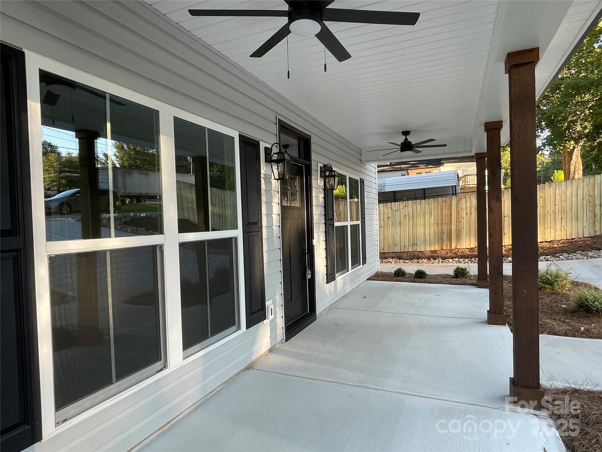 404 N Peterson Street Property Photo 3