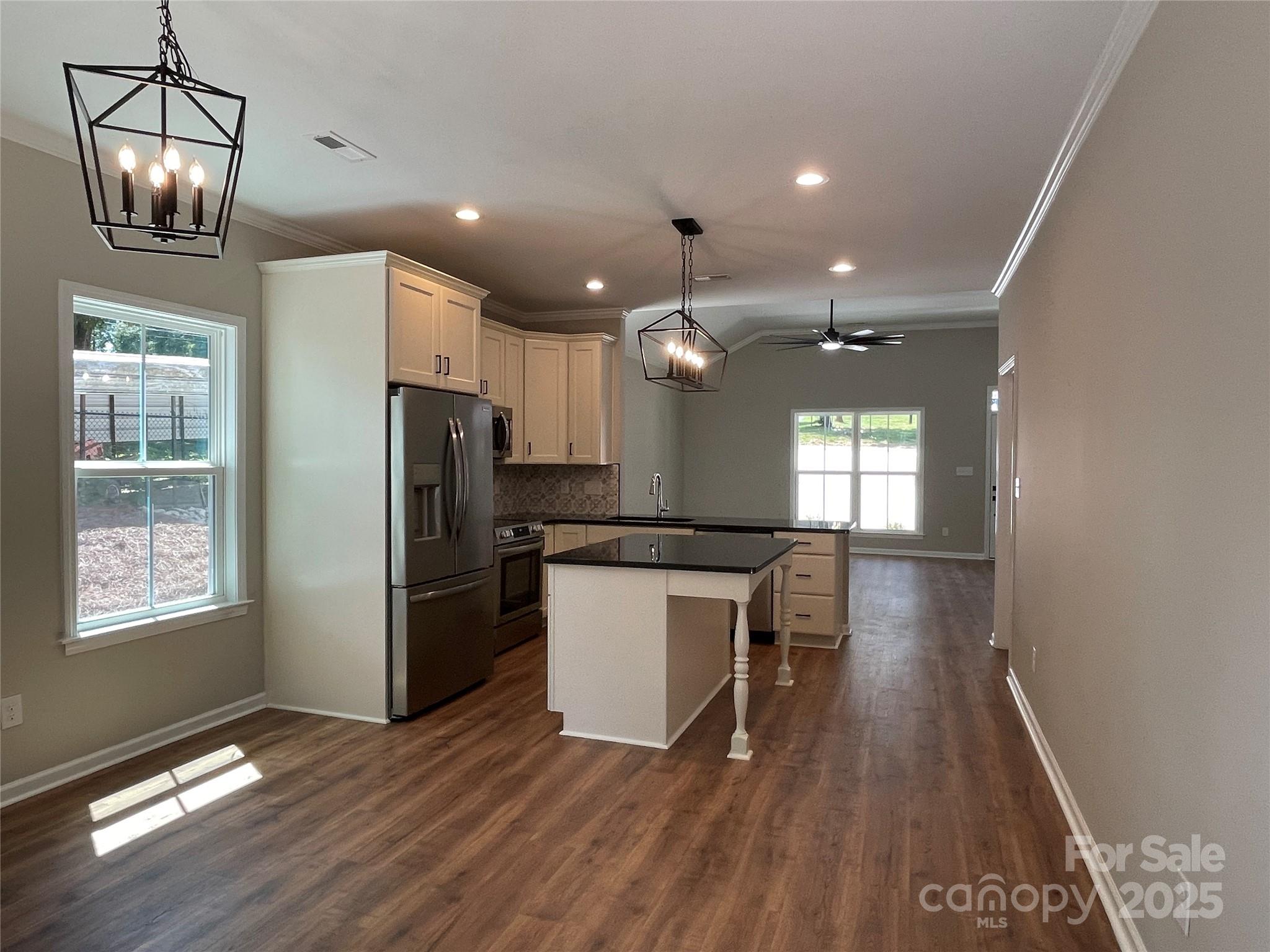 404 N Peterson Street Property Photo 16