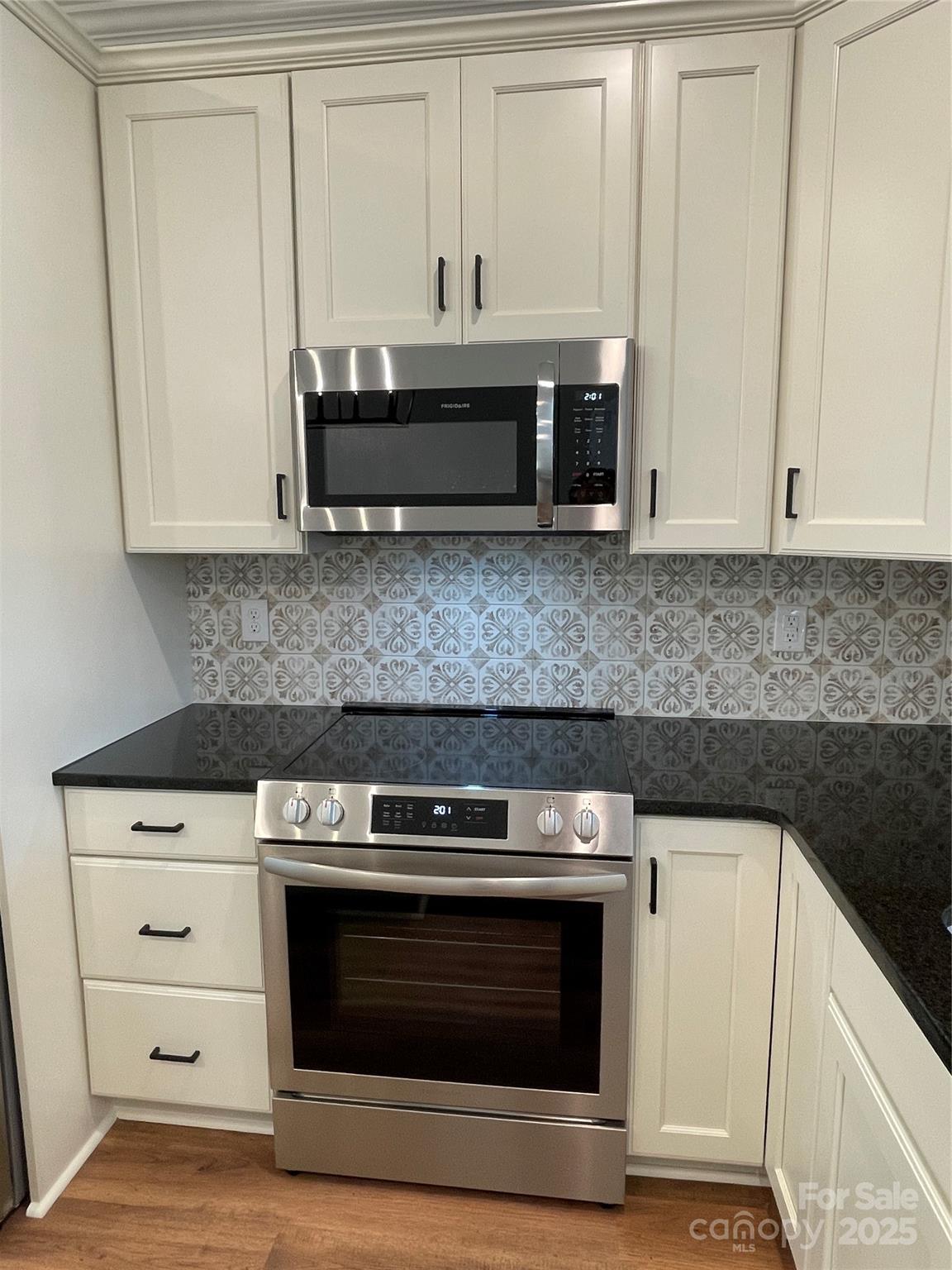 404 N Peterson Street Property Photo 20