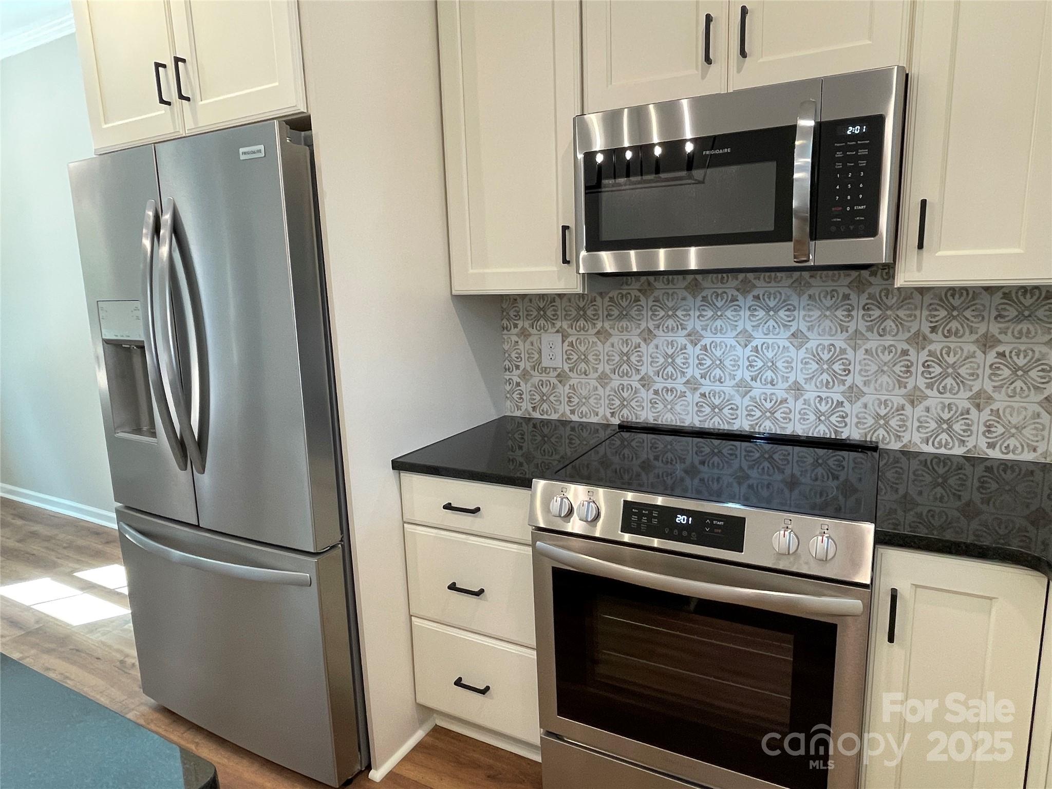 404 N Peterson Street Property Photo 21