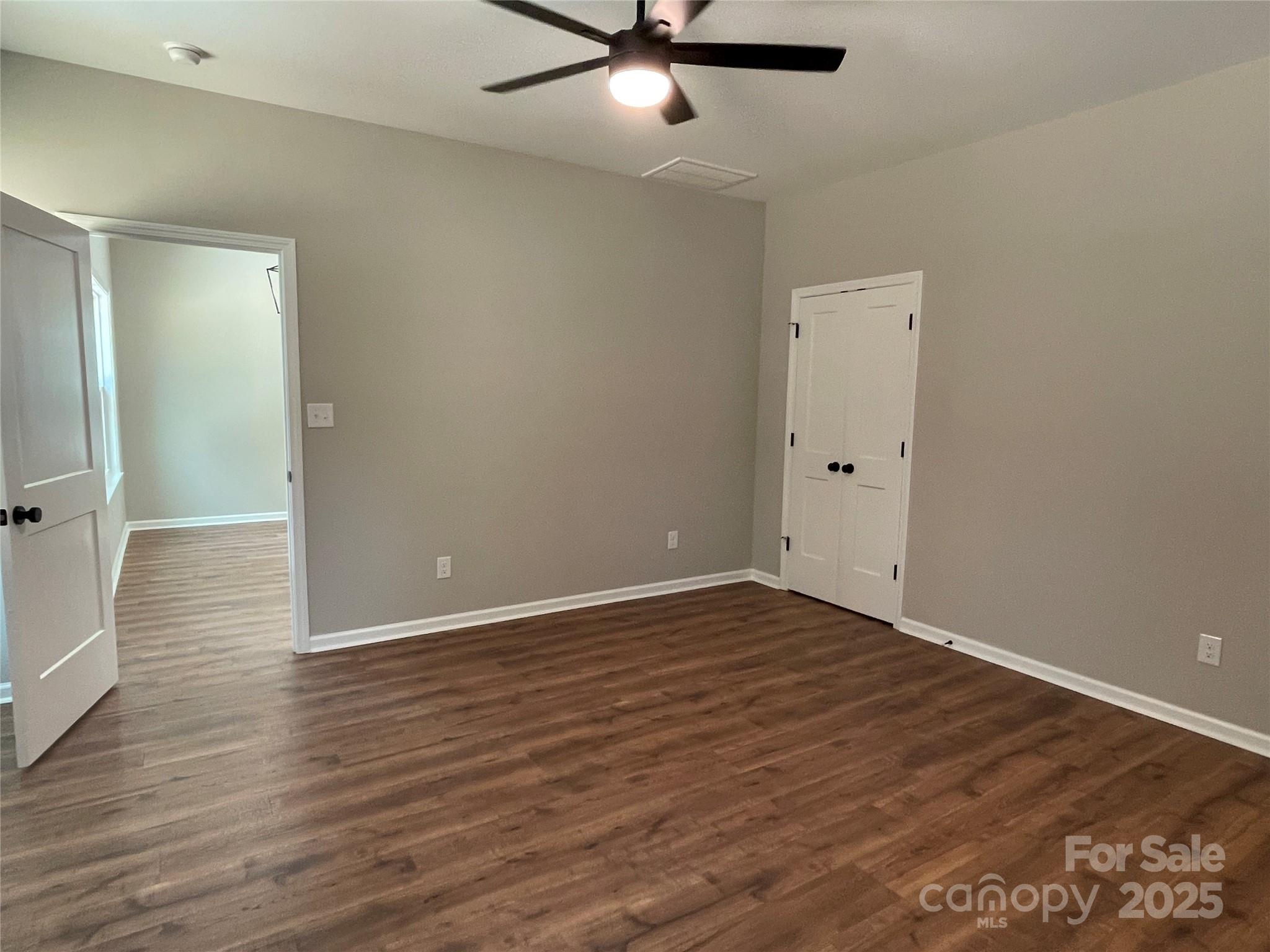 404 N Peterson Street Property Photo 28