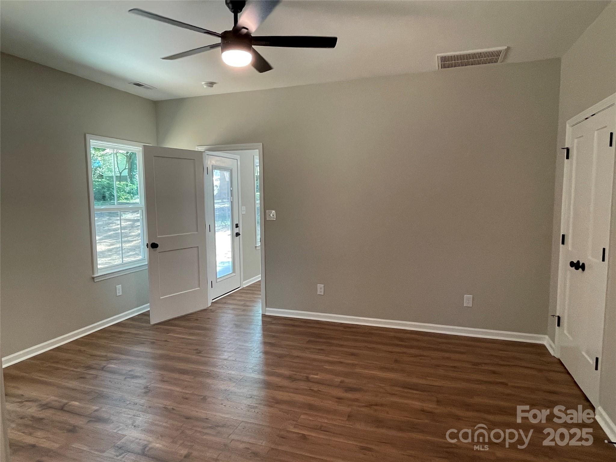 404 N Peterson Street Property Photo 29