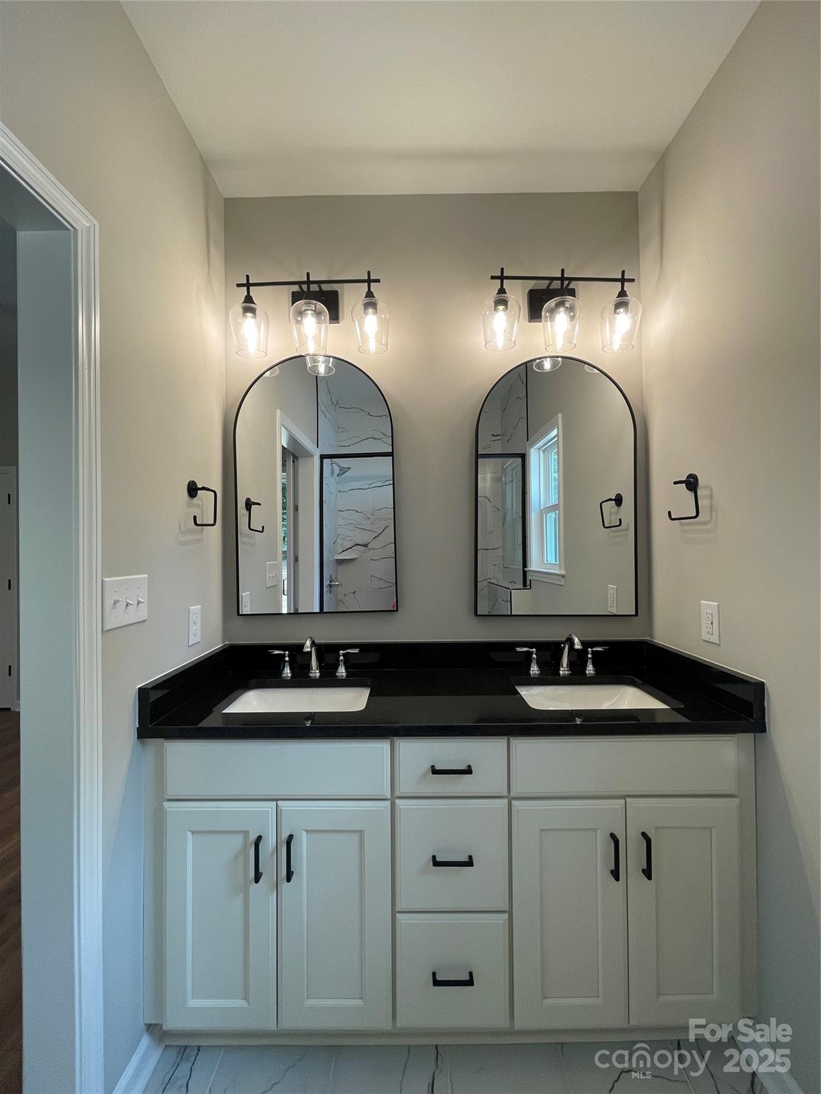 404 N Peterson Street Property Photo 33