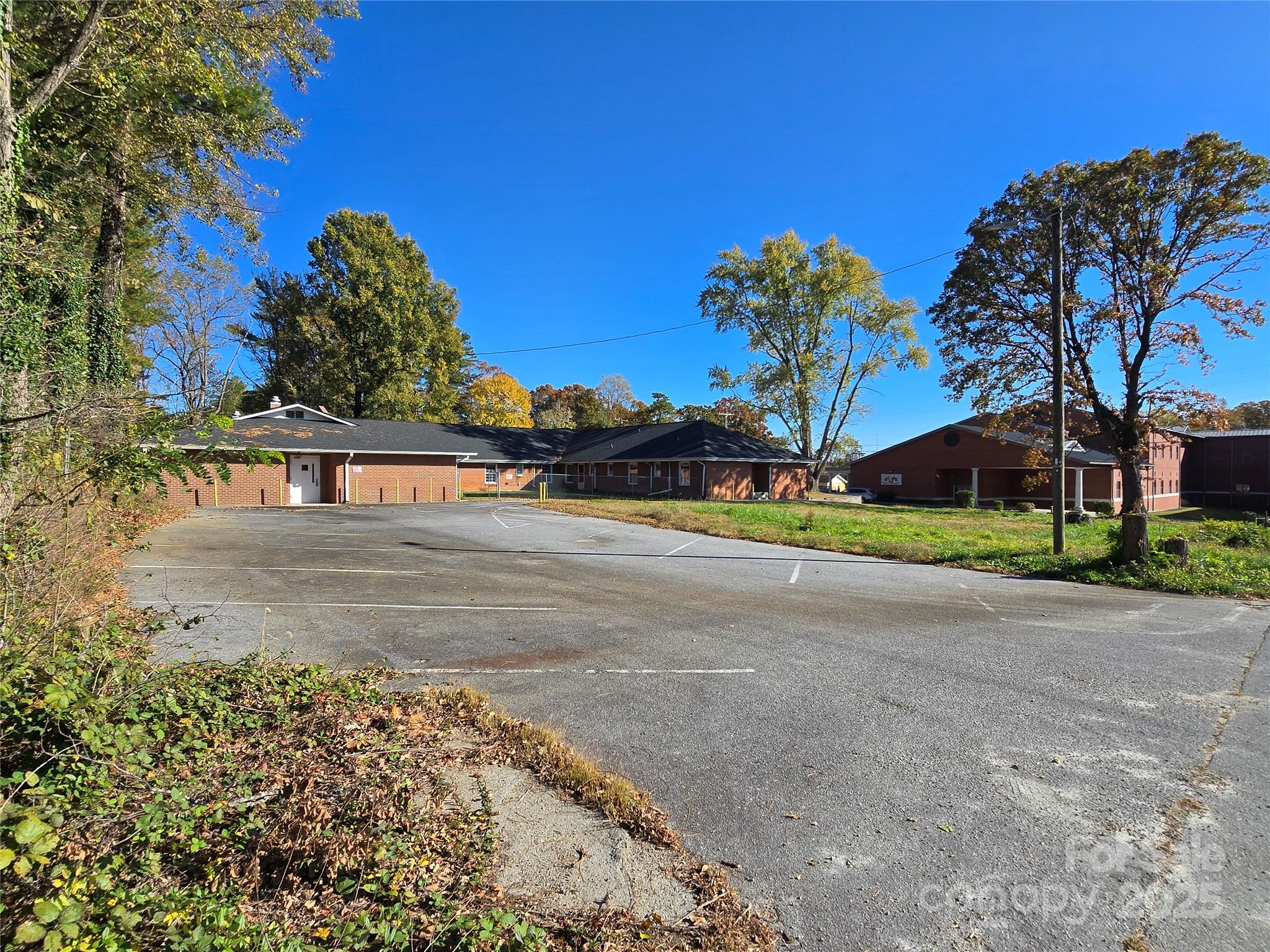 913 9th Avenue Property Photo 8