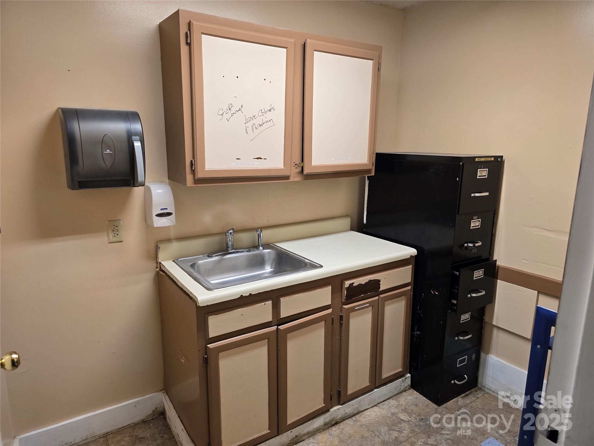 913 9th Avenue Property Photo 19