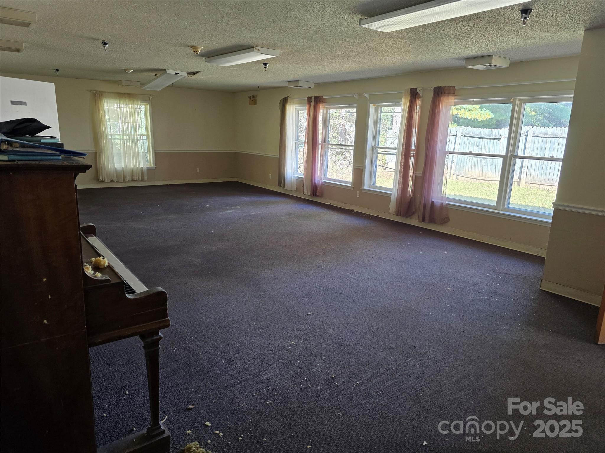 913 9th Avenue Property Photo 22