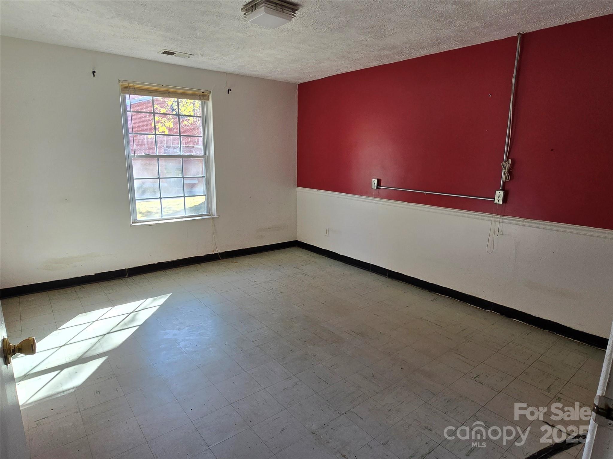 913 9th Avenue Property Photo 23