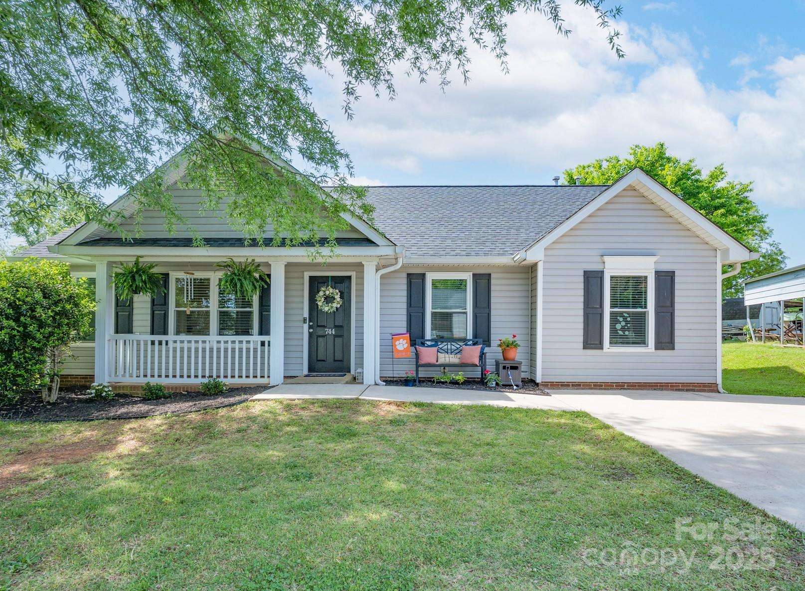 744 Chipmeadow Lane Property Photo 1