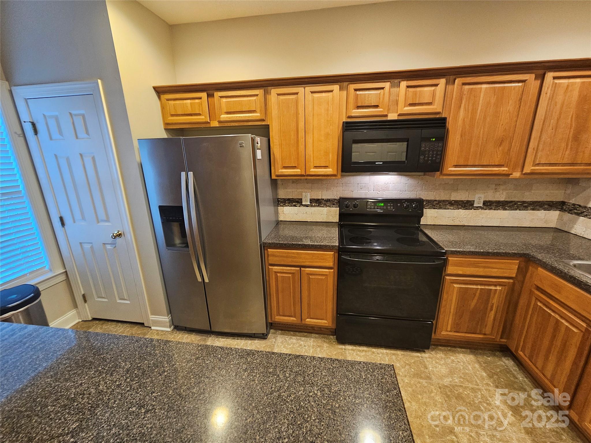 2026 Talbot Lane Property Photo 6