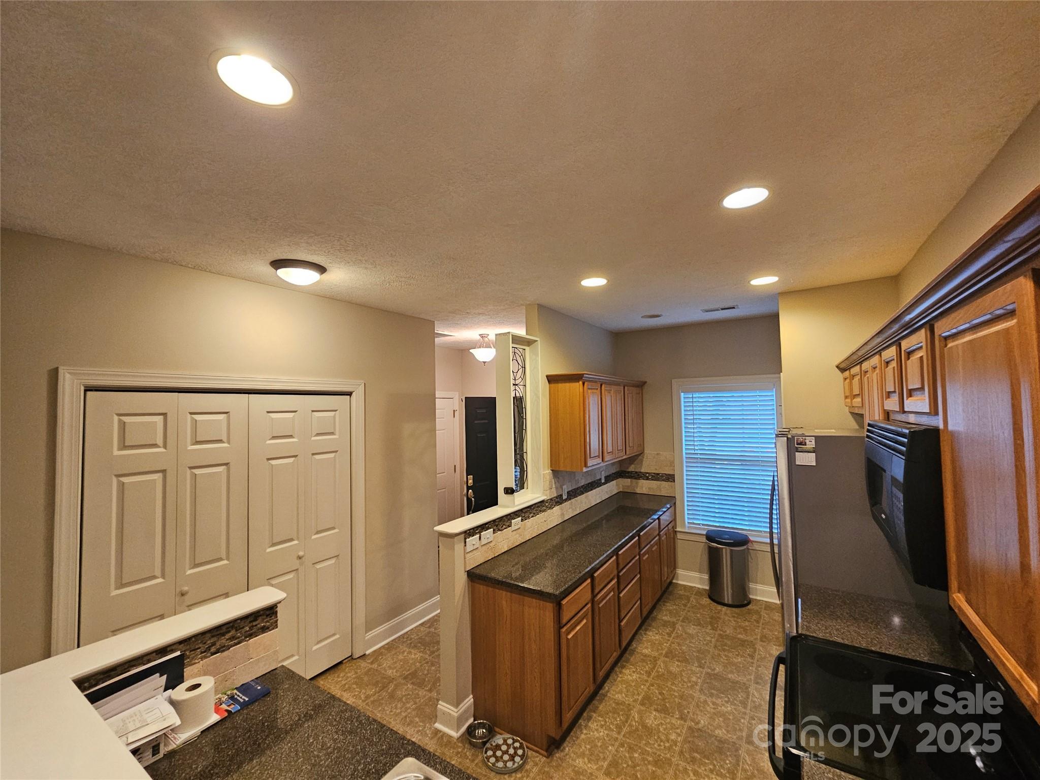 2026 Talbot Lane Property Photo 7