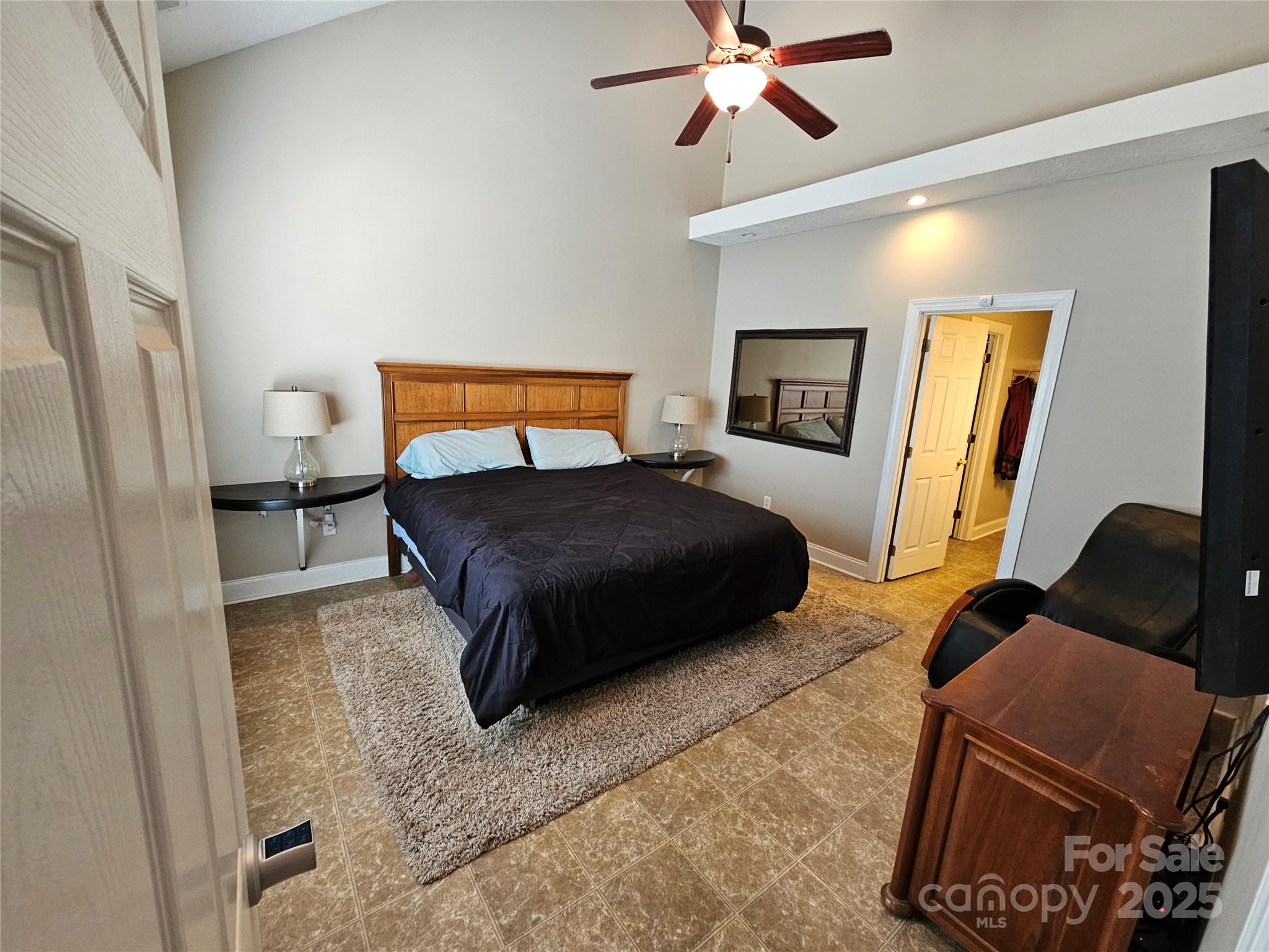 2026 Talbot Lane Property Photo 18