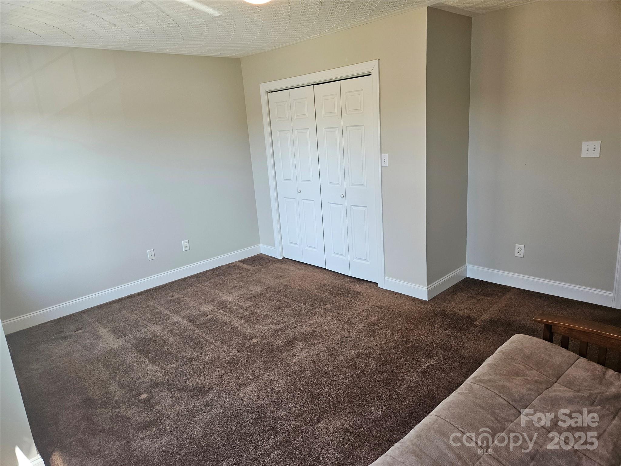 2026 Talbot Lane Property Photo 25