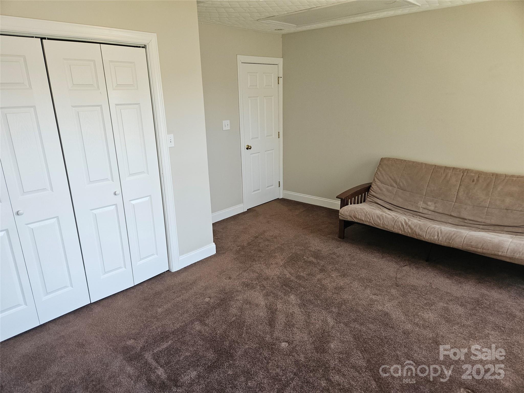 2026 Talbot Lane Property Photo 26