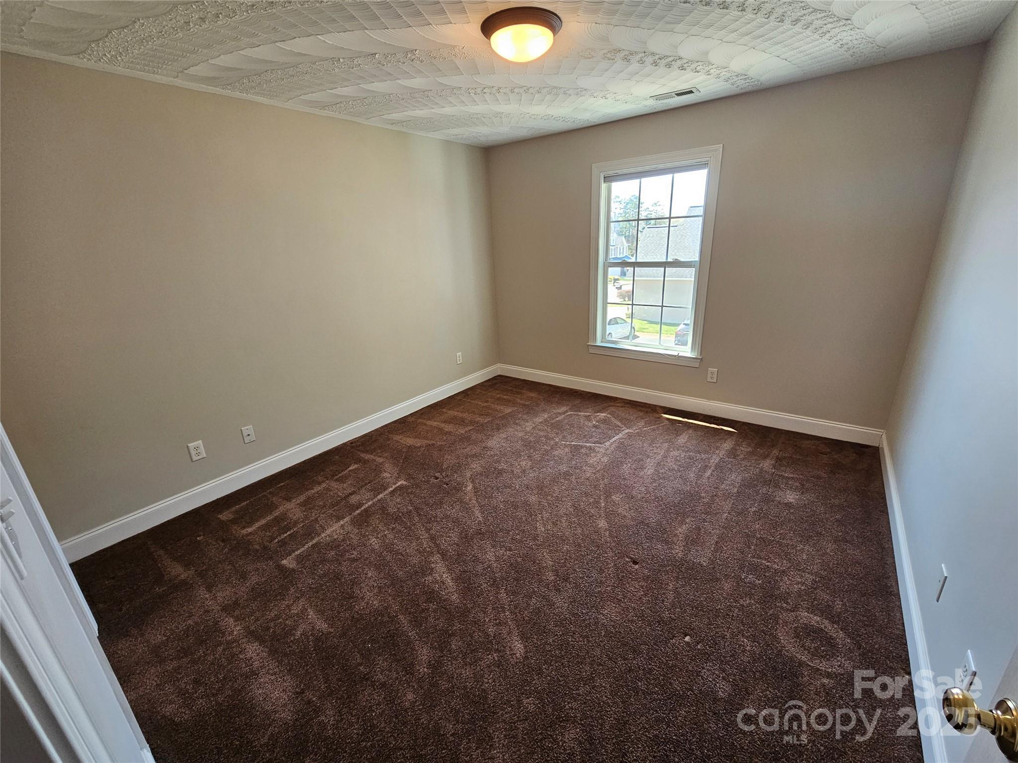 2026 Talbot Lane Property Photo 29