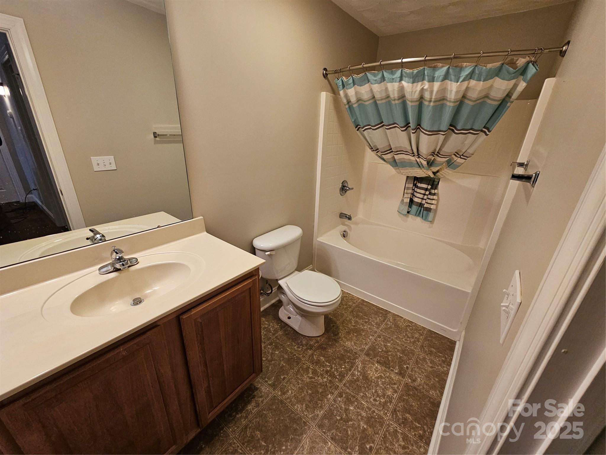 2026 Talbot Lane Property Photo 31