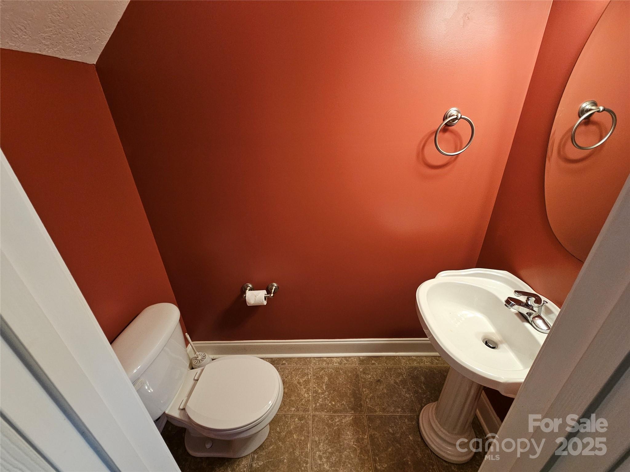 2026 Talbot Lane Property Photo 35