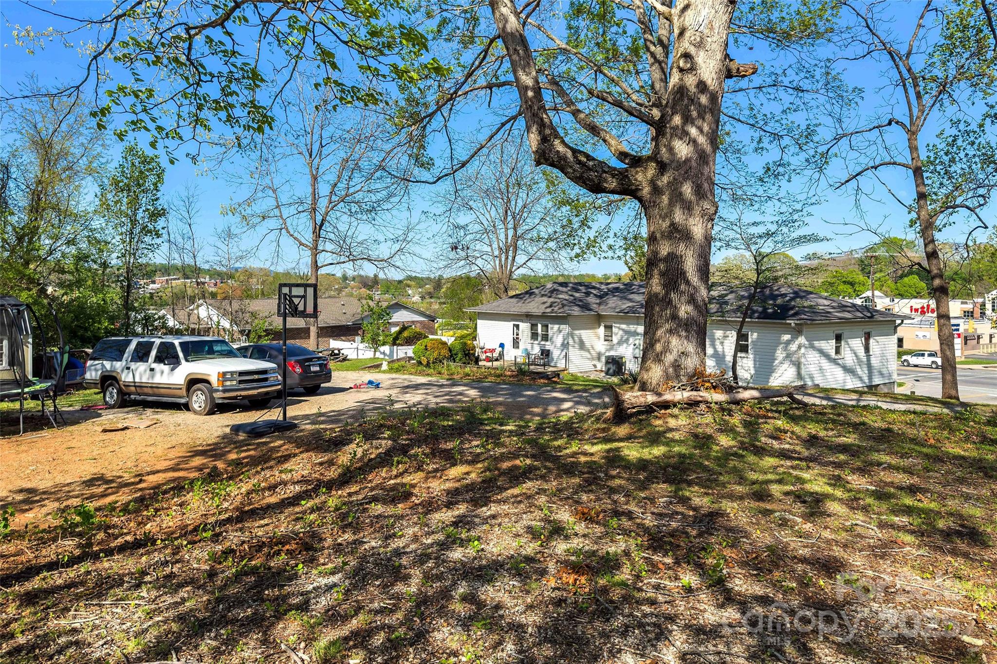 36 & 50 Catawba Avenue Property Photo 9