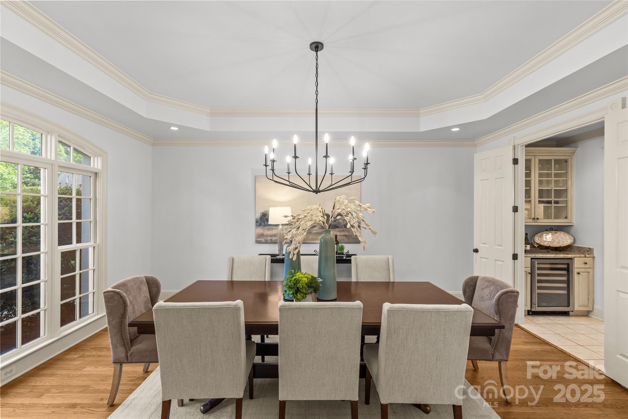 1009 Seminole Drive Property Photo 5