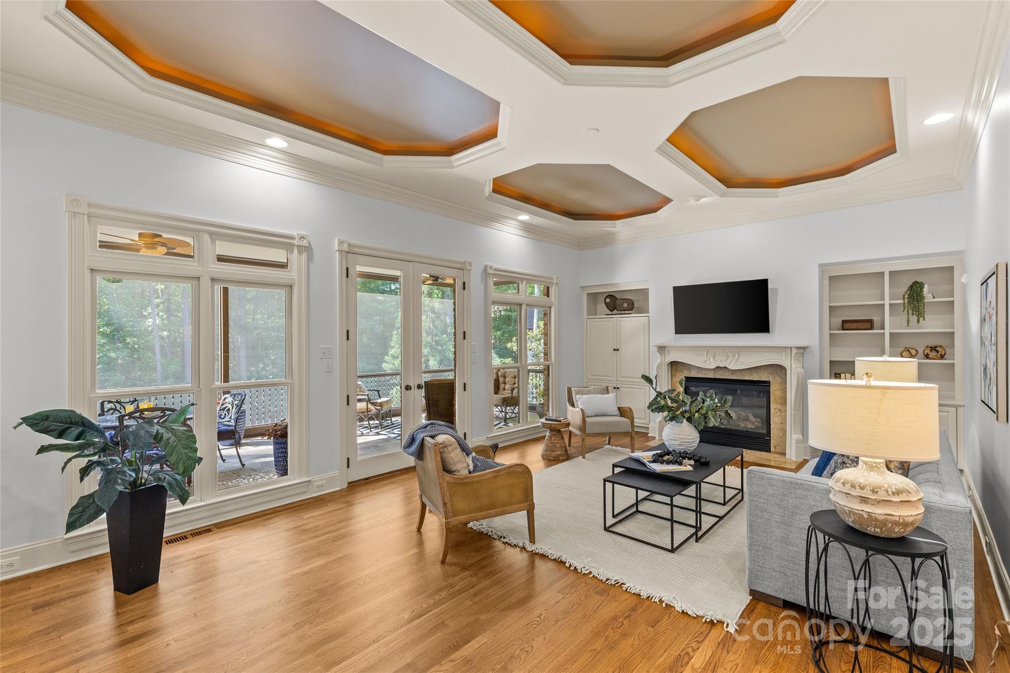 1009 Seminole Drive Property Photo 7