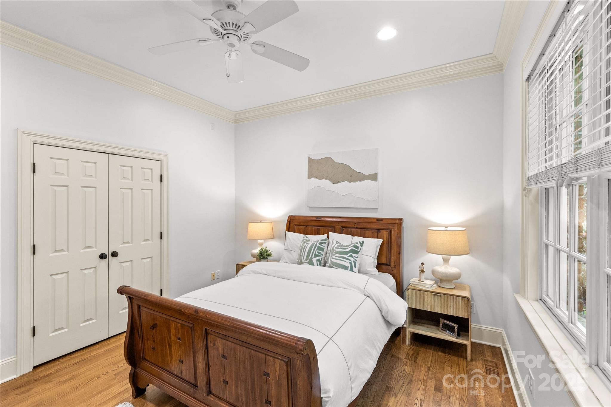 1009 Seminole Drive Property Photo 12