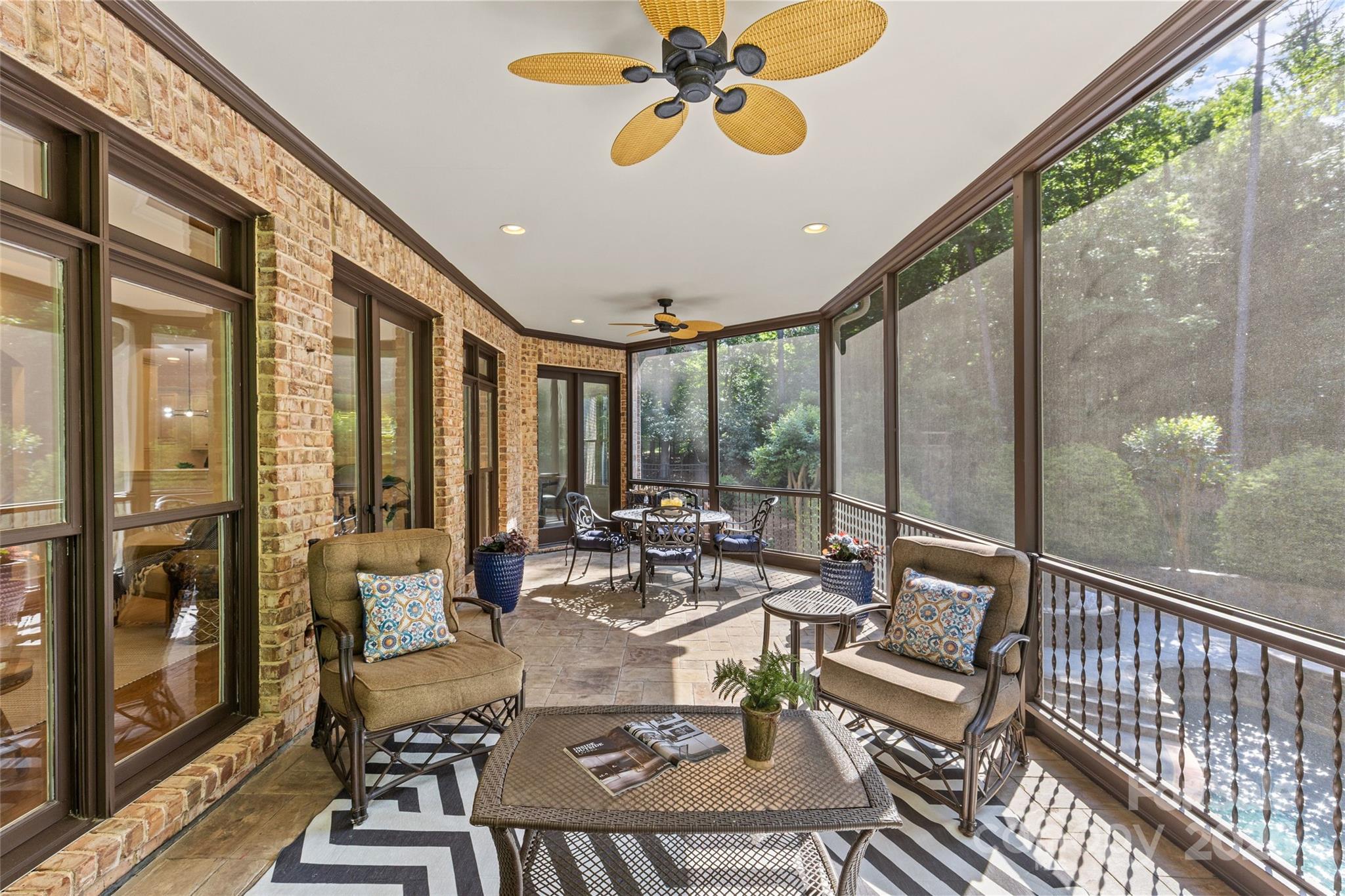 1009 Seminole Drive Property Photo 14