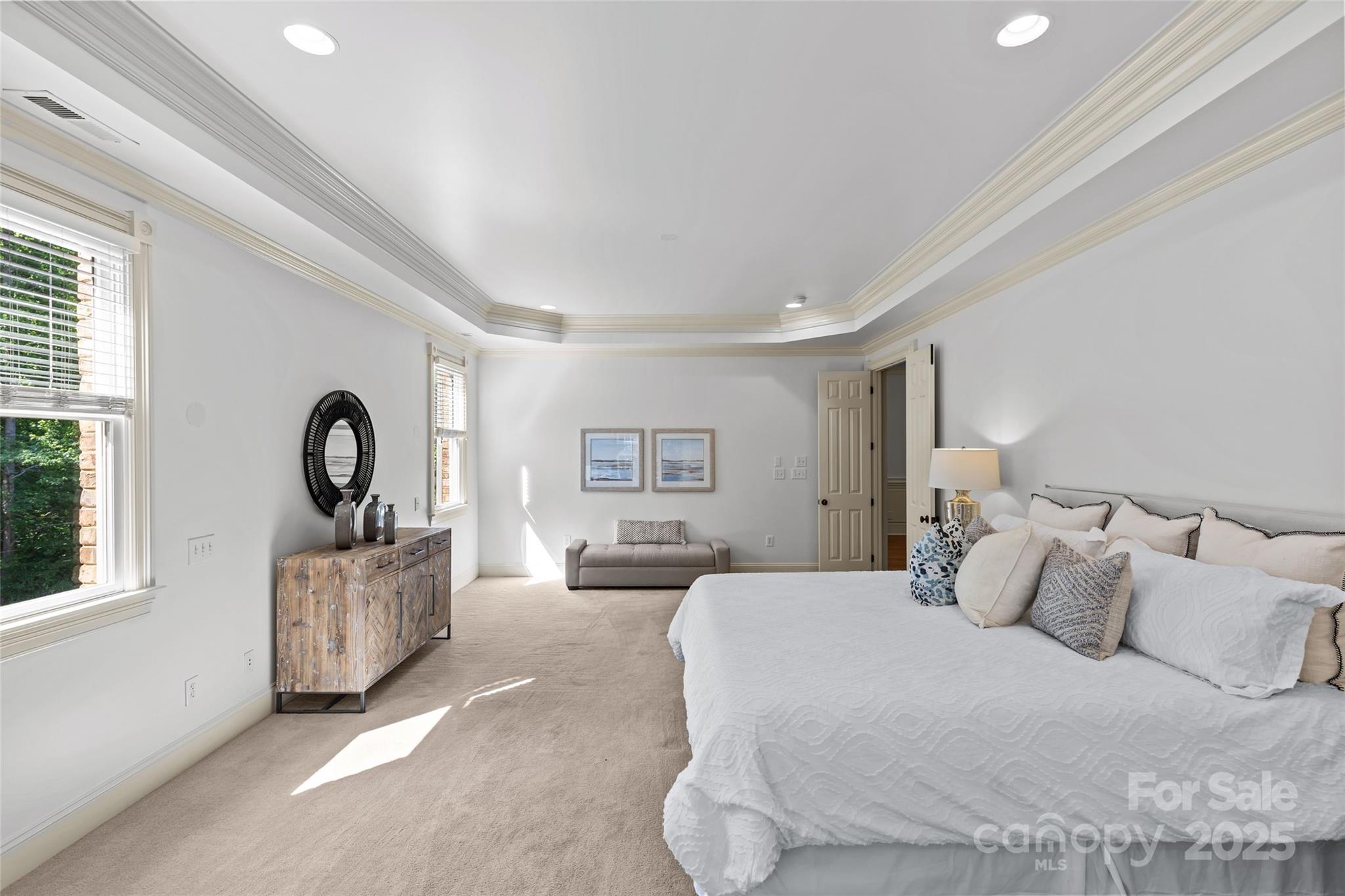 1009 Seminole Drive Property Photo 15