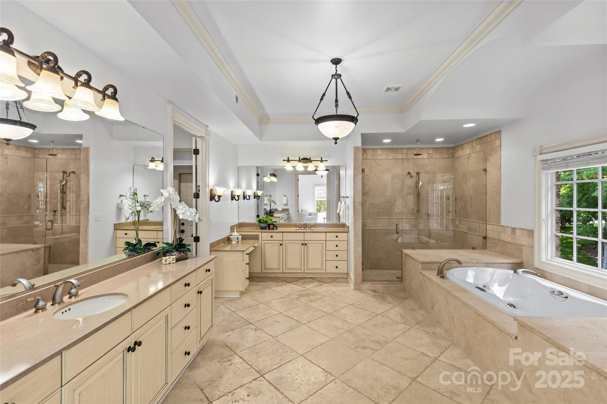 1009 Seminole Drive Property Photo 16