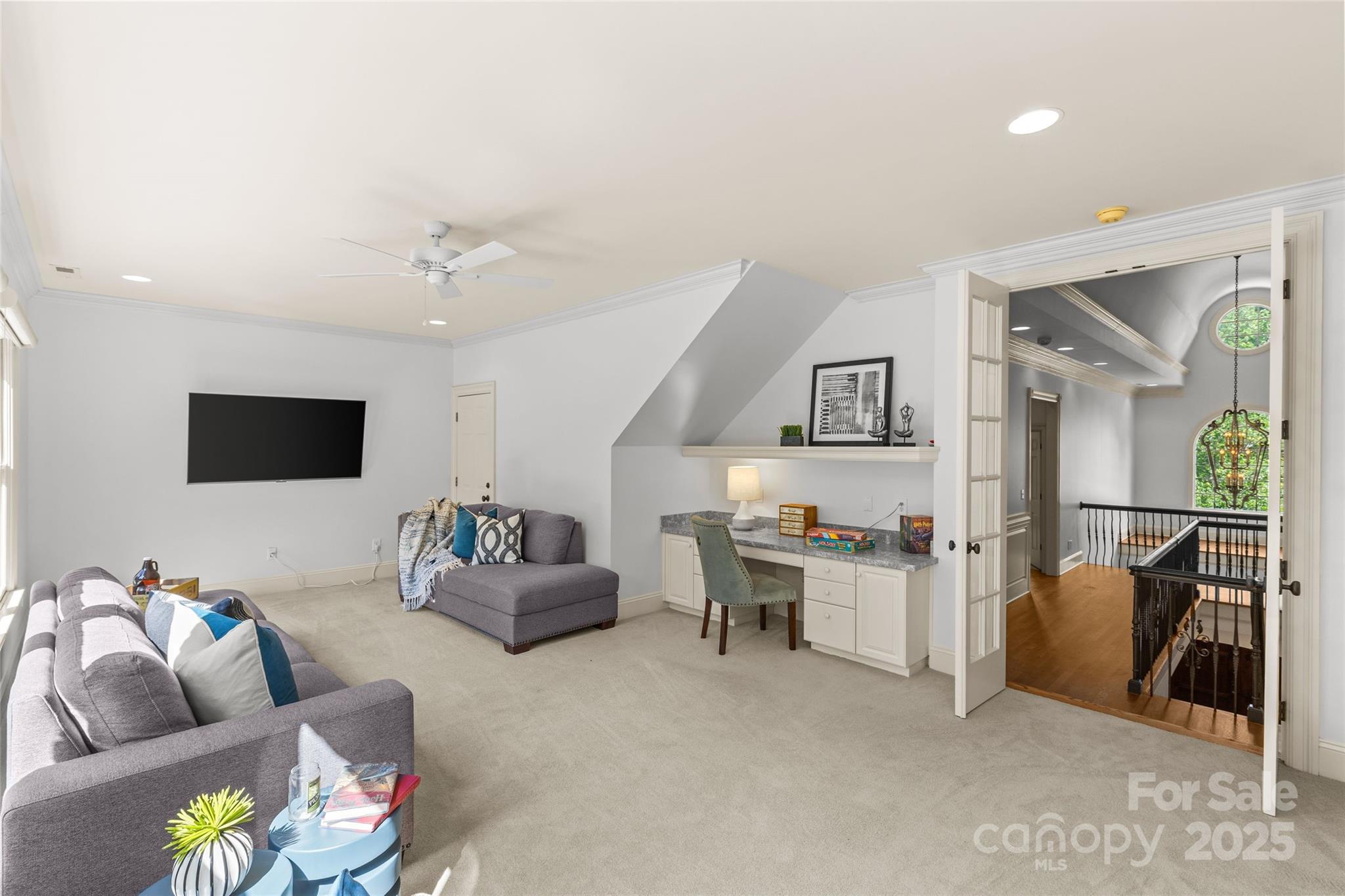 1009 Seminole Drive Property Photo 20