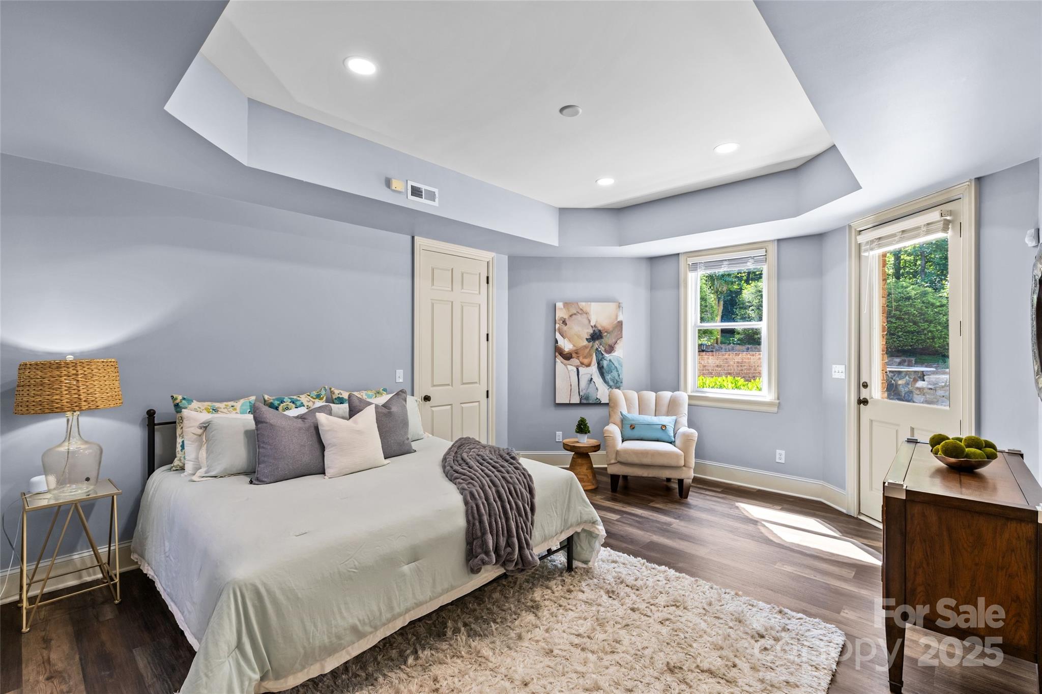 1009 Seminole Drive Property Photo 25