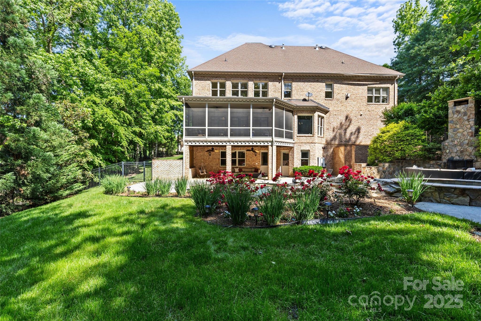 1009 Seminole Drive Property Photo 30