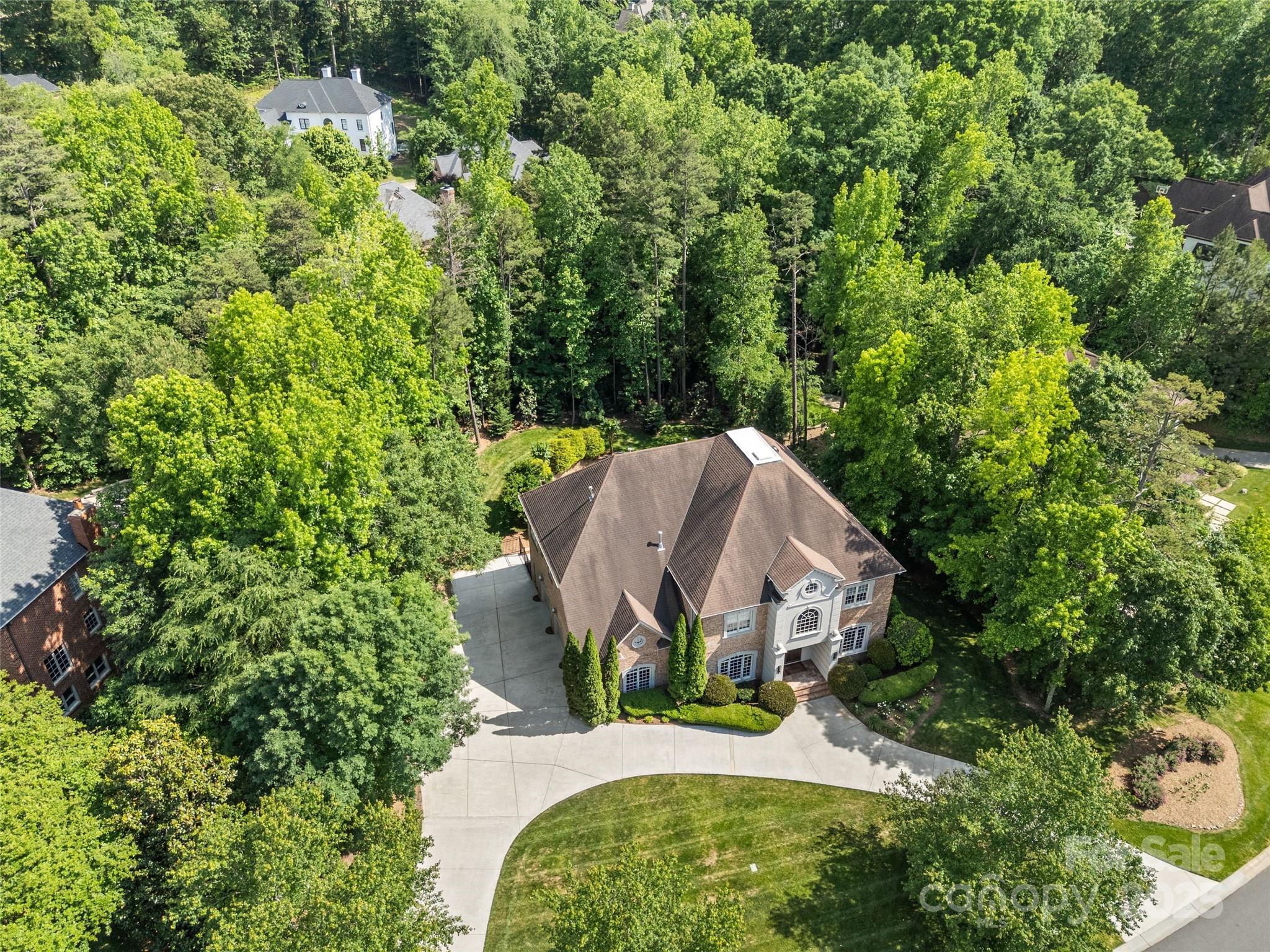 1009 Seminole Drive Property Photo 32