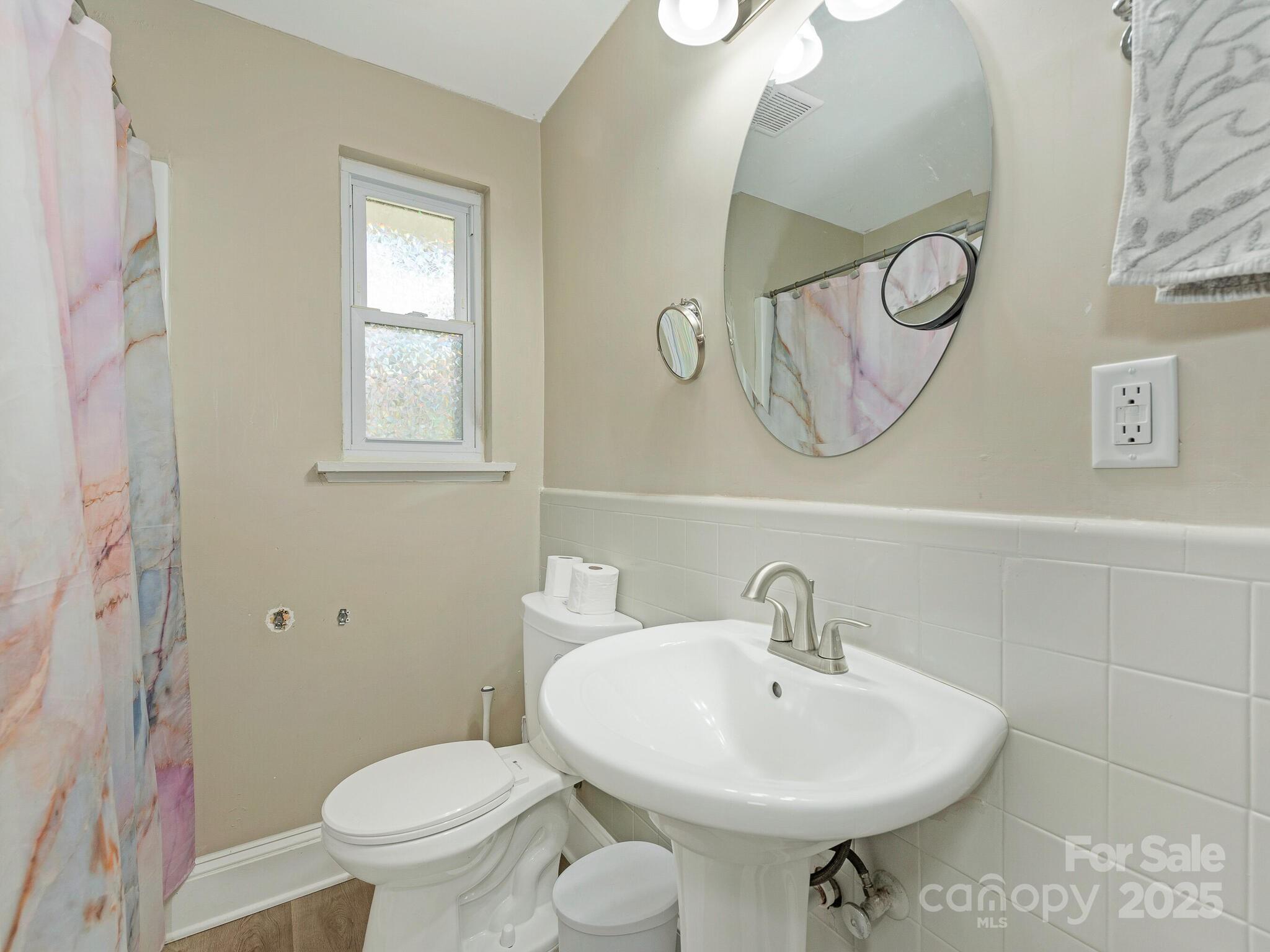 1301 S Kings Drive Property Photo 10