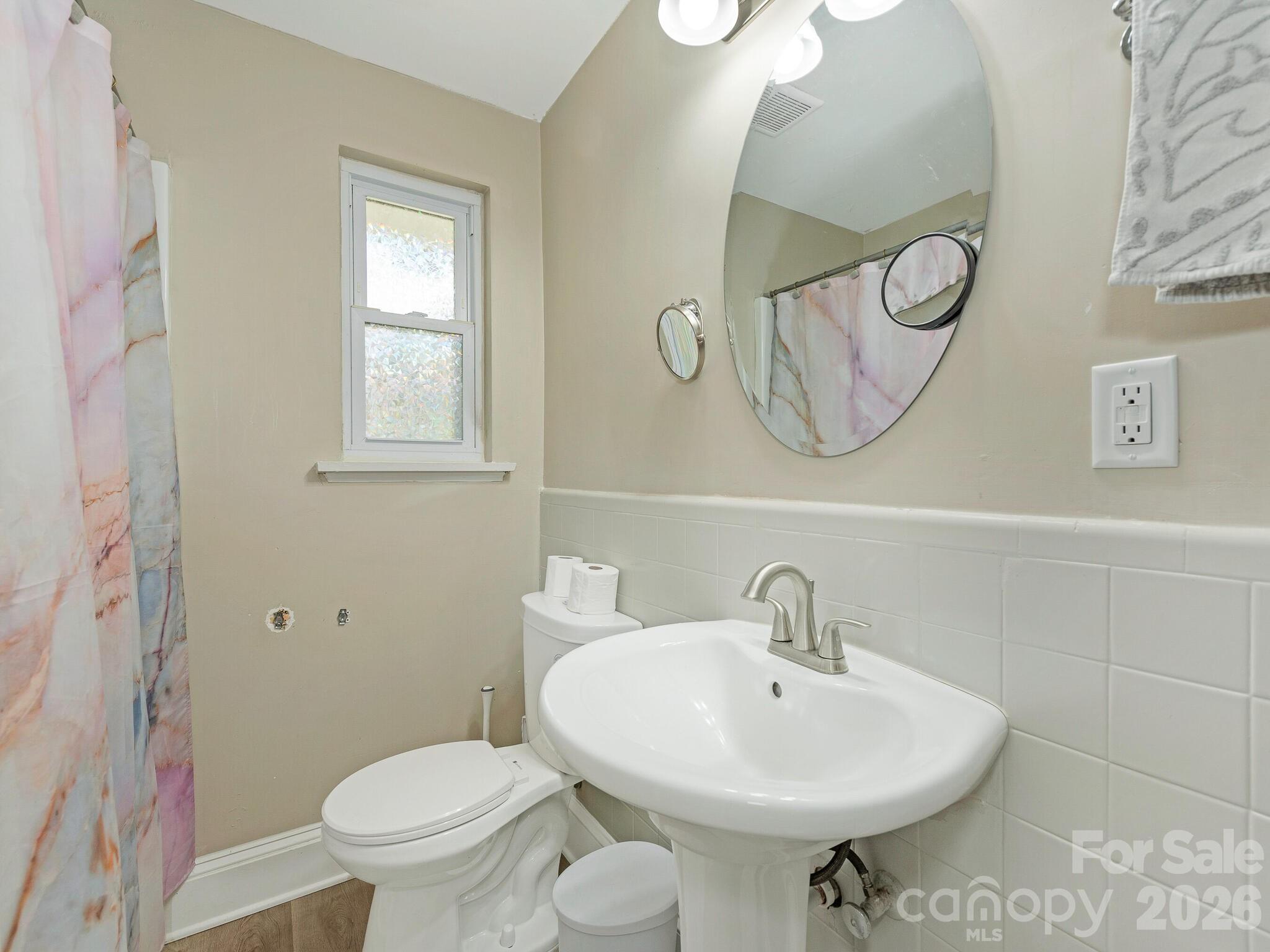 1301 S Kings Drive Property Photo 10