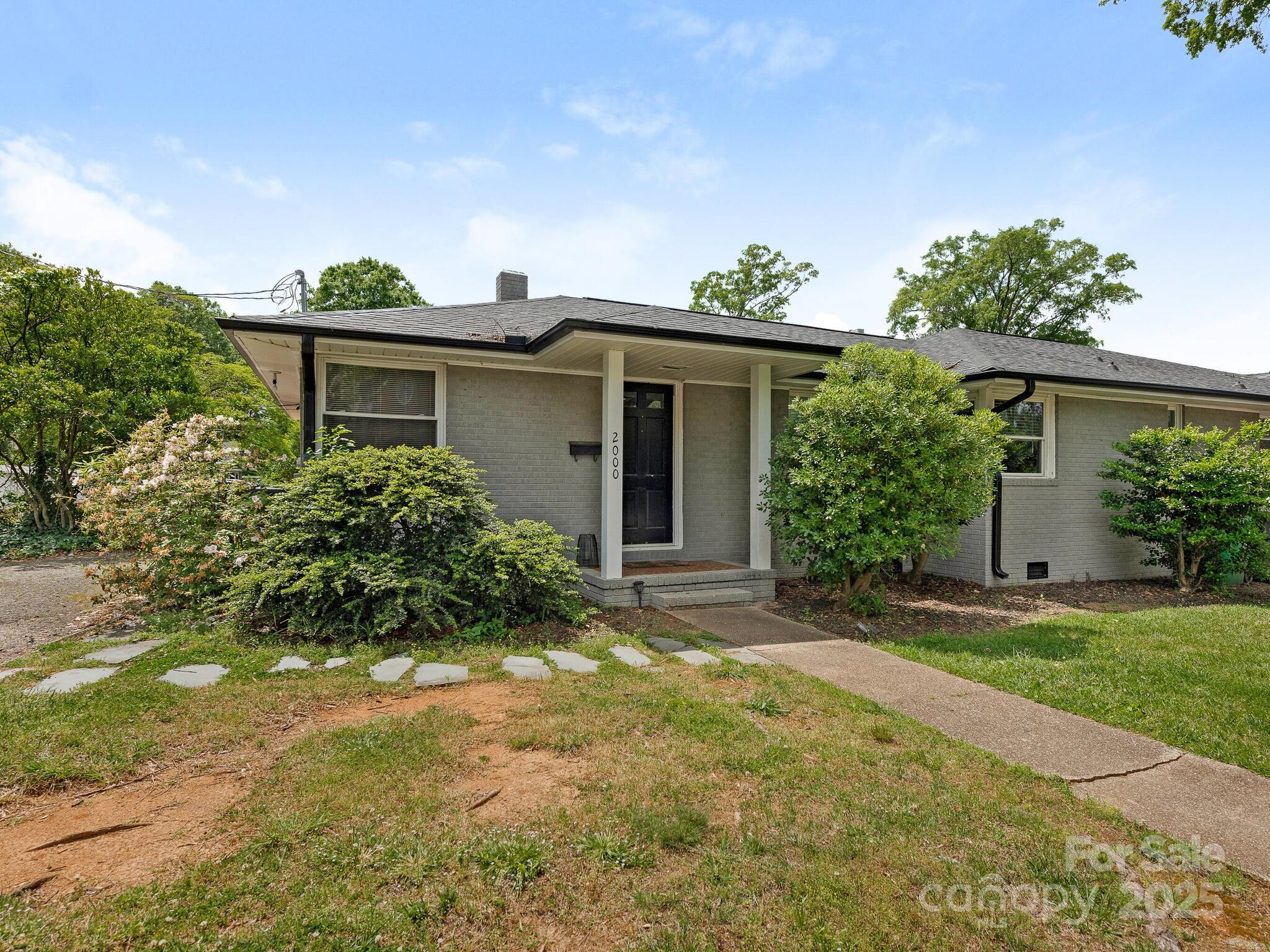 1301 S Kings Drive Property Photo 15