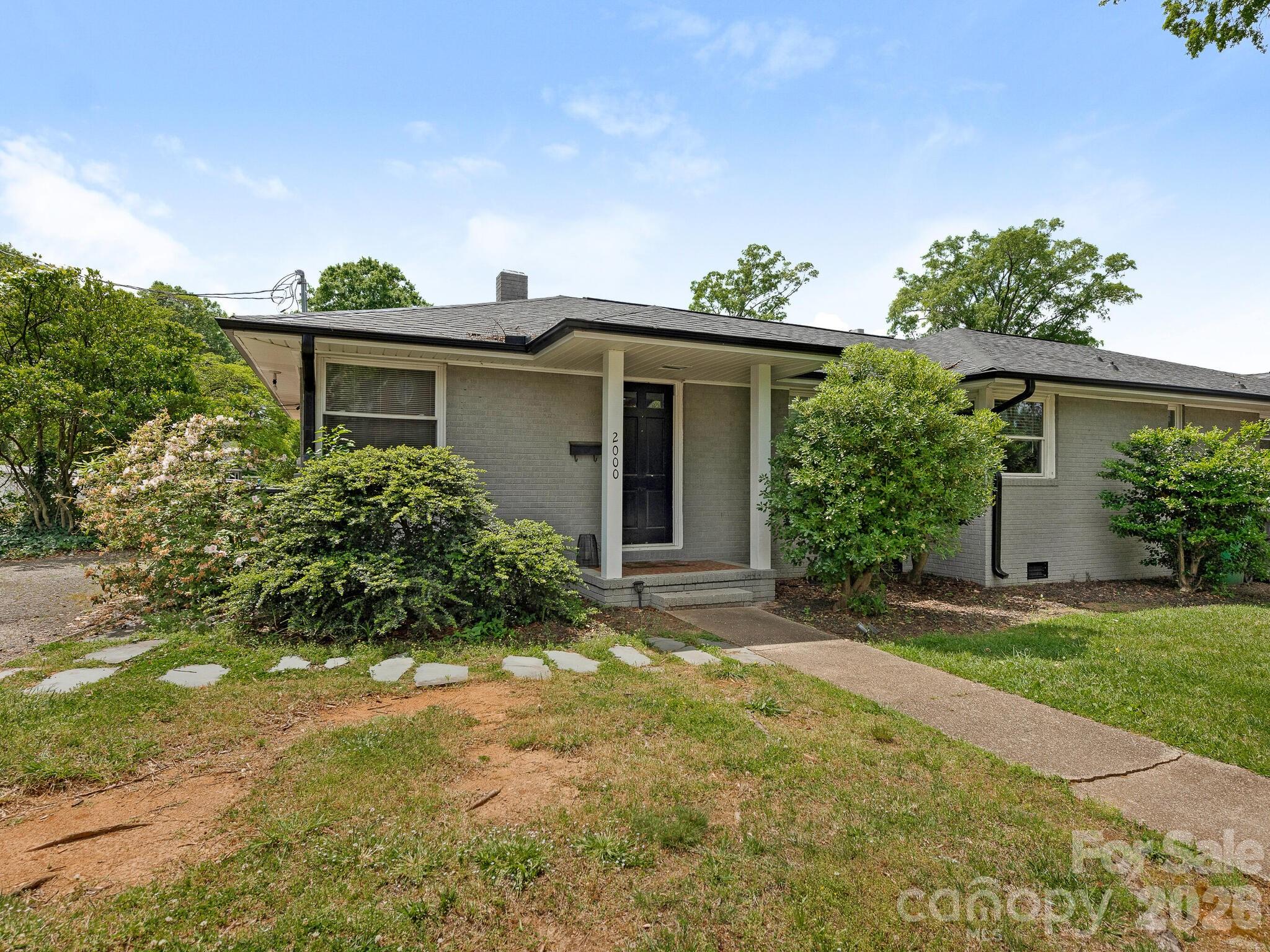 1301 S Kings Drive Property Photo 15