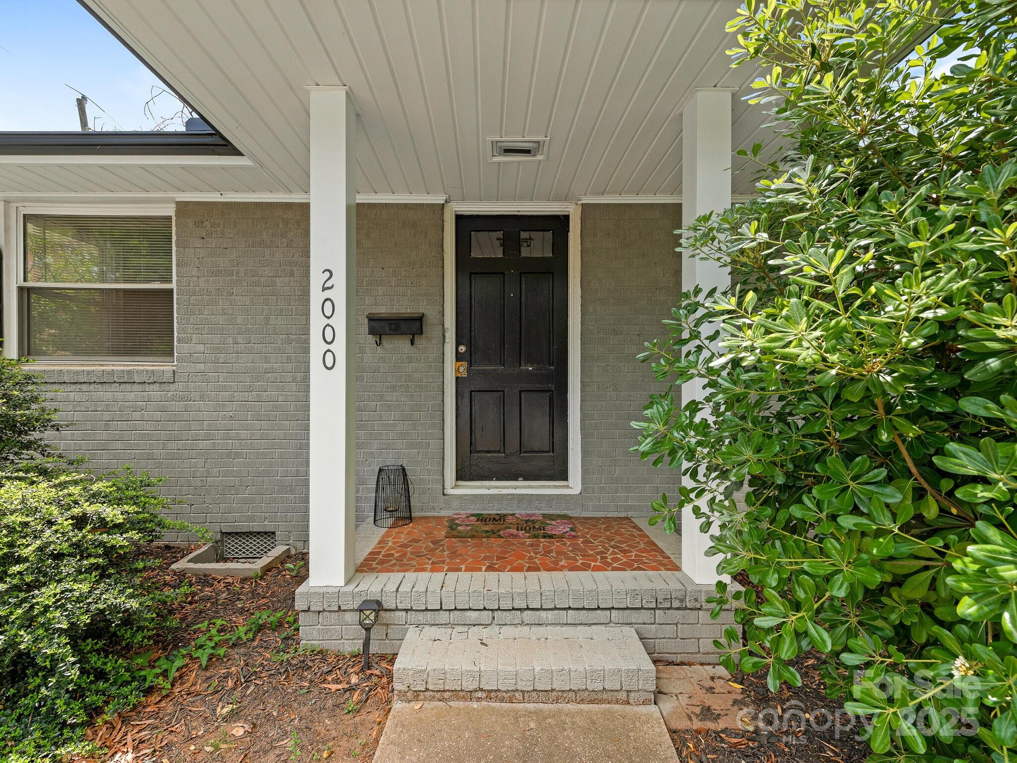 1301 S Kings Drive Property Photo 16