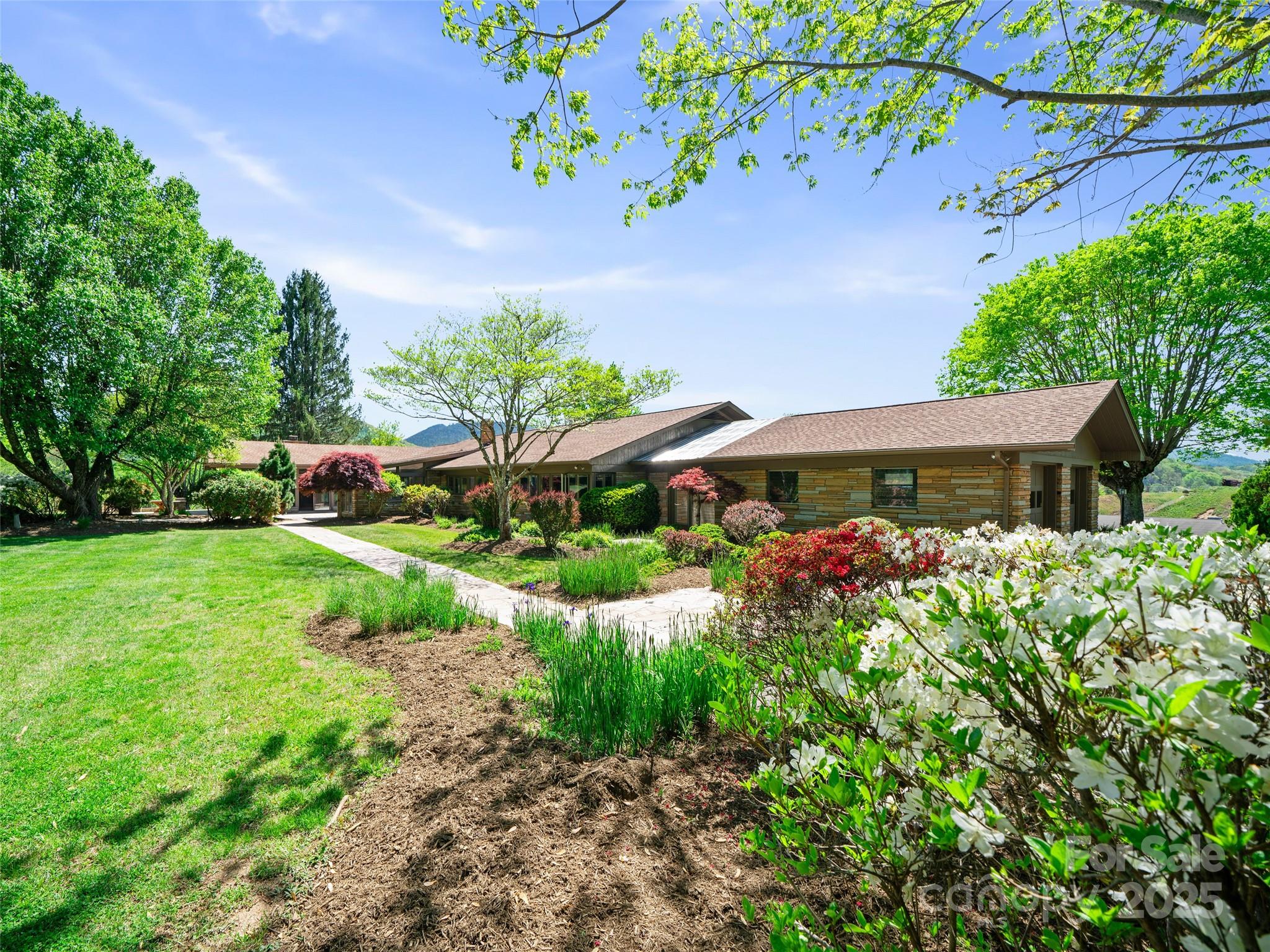 110 Crest View Road Property Photo 3