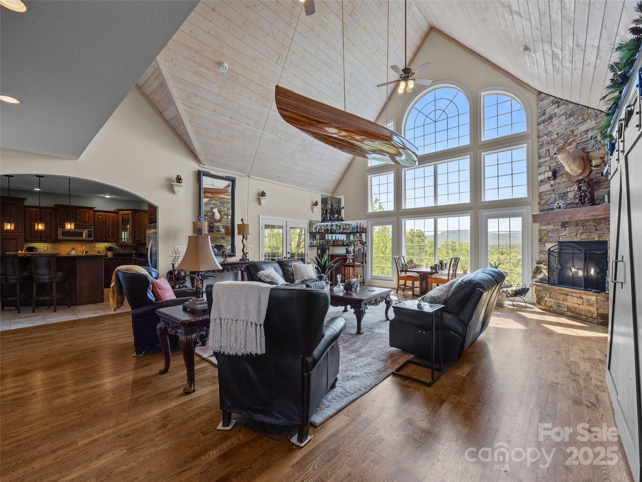 410 Lamp Post Drive Property Photo 3