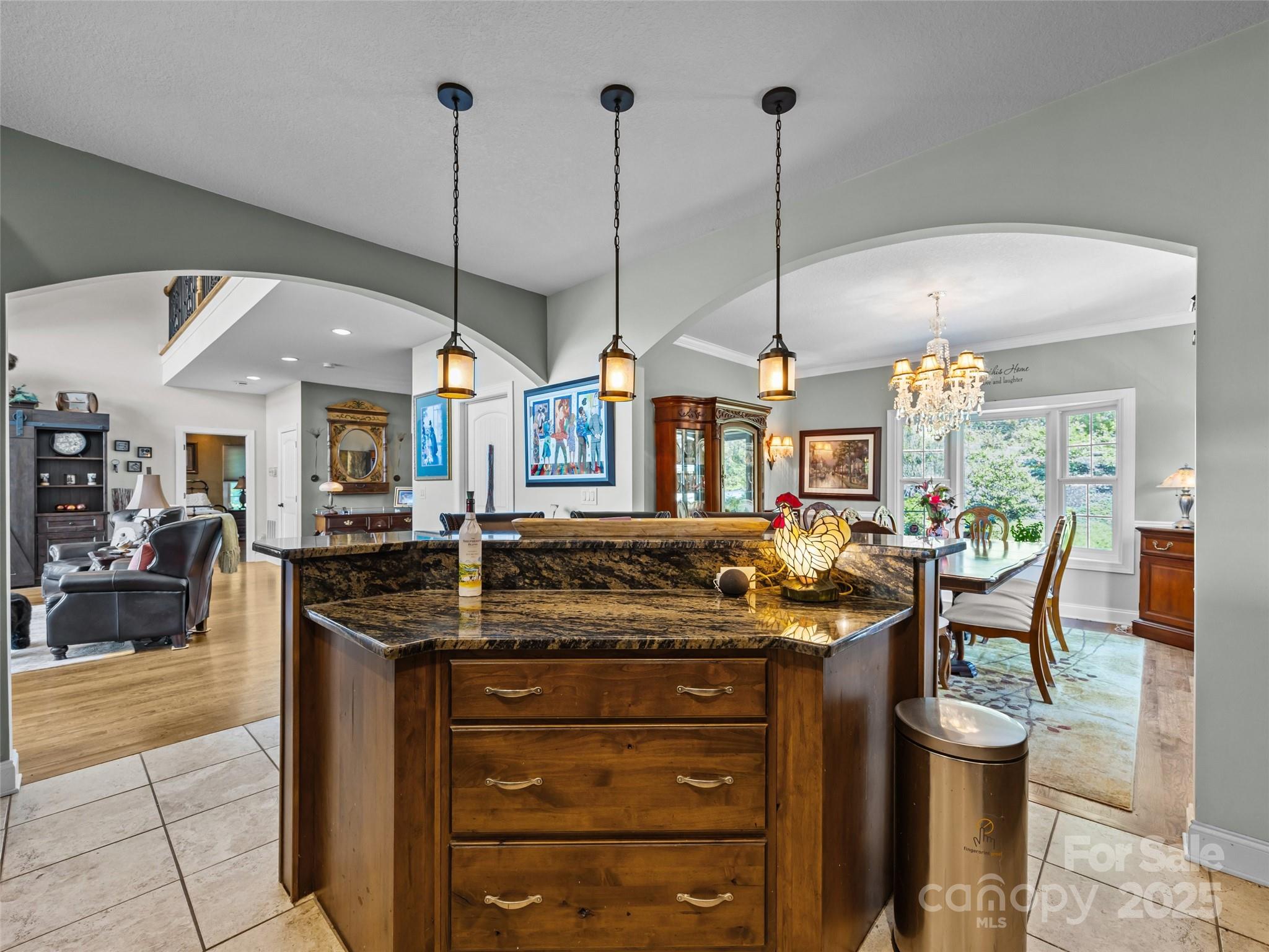 410 Lamp Post Drive Property Photo 6