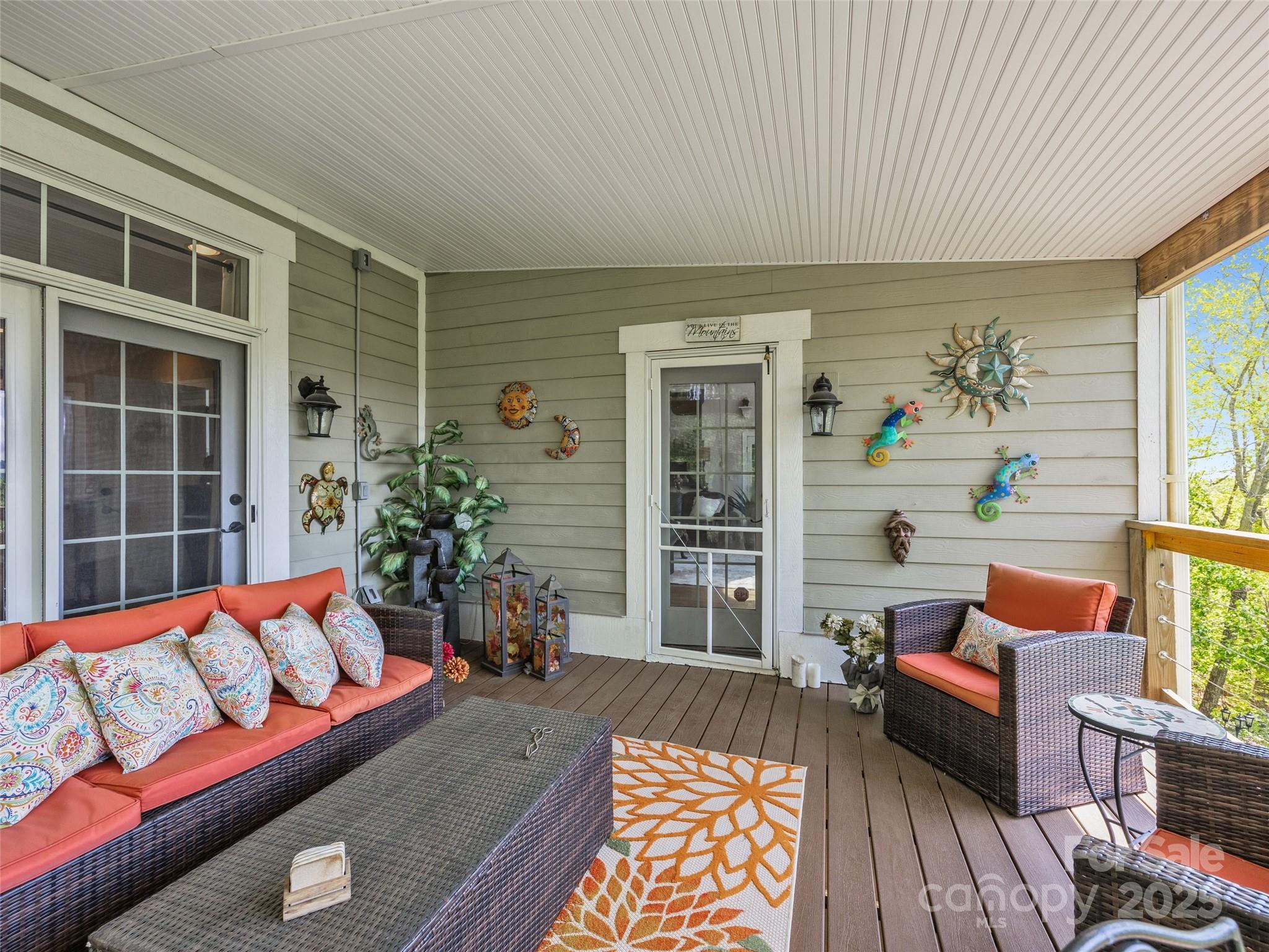 410 Lamp Post Drive Property Photo 8