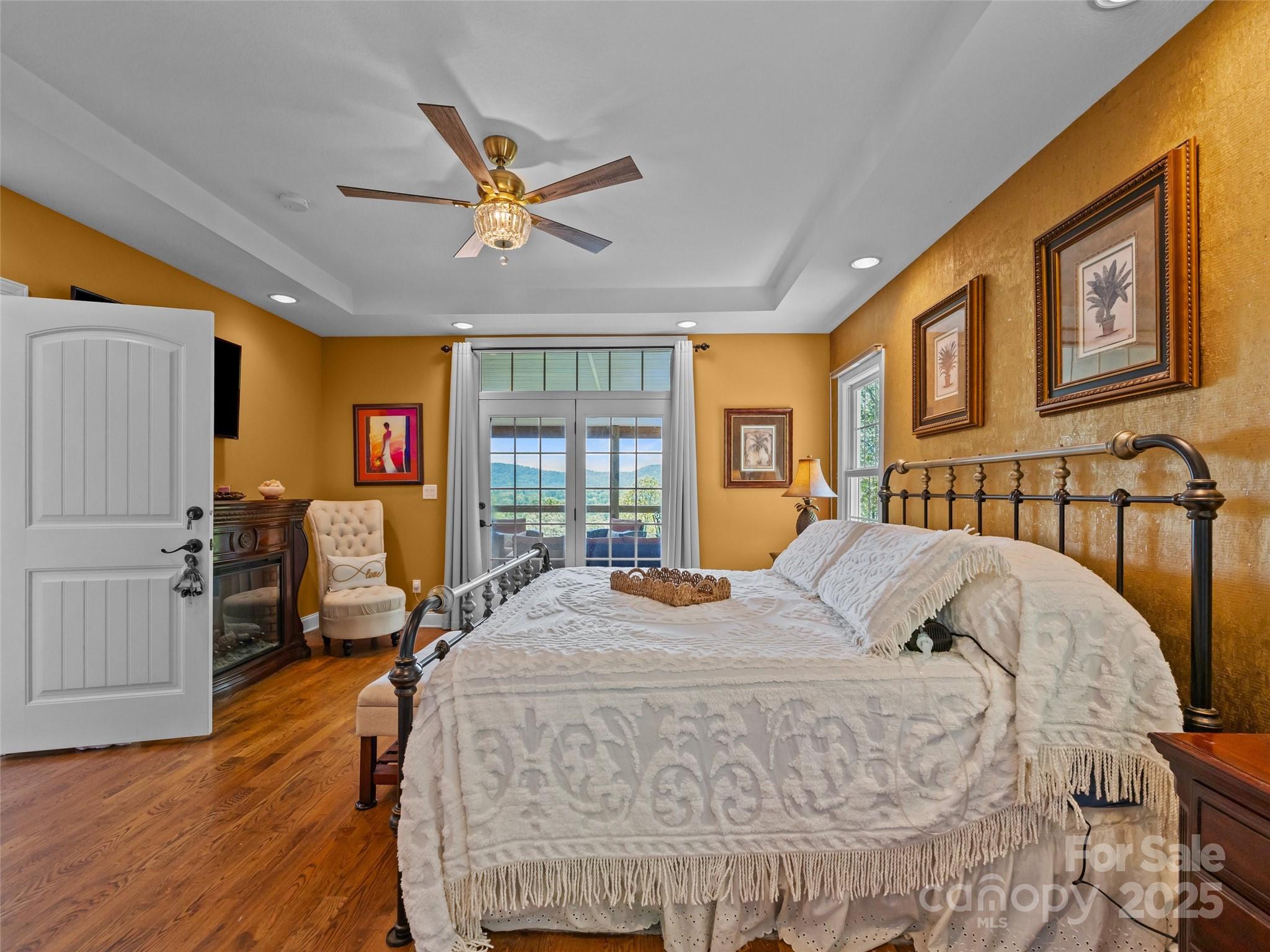 410 Lamp Post Drive Property Photo 9