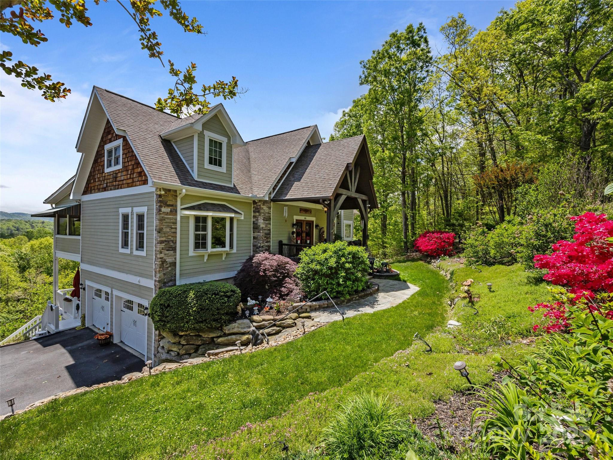 410 Lamp Post Drive Property Photo 11