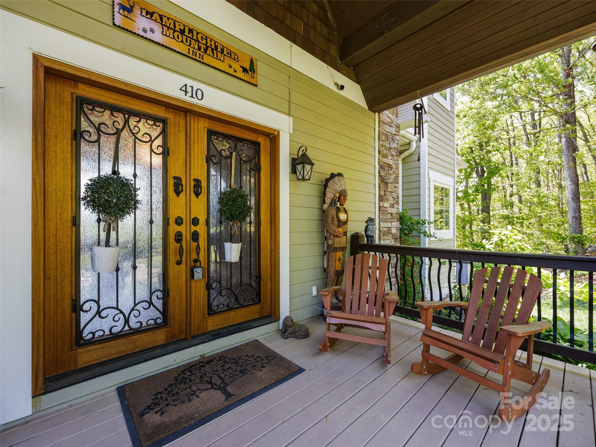 410 Lamp Post Drive Property Photo 13