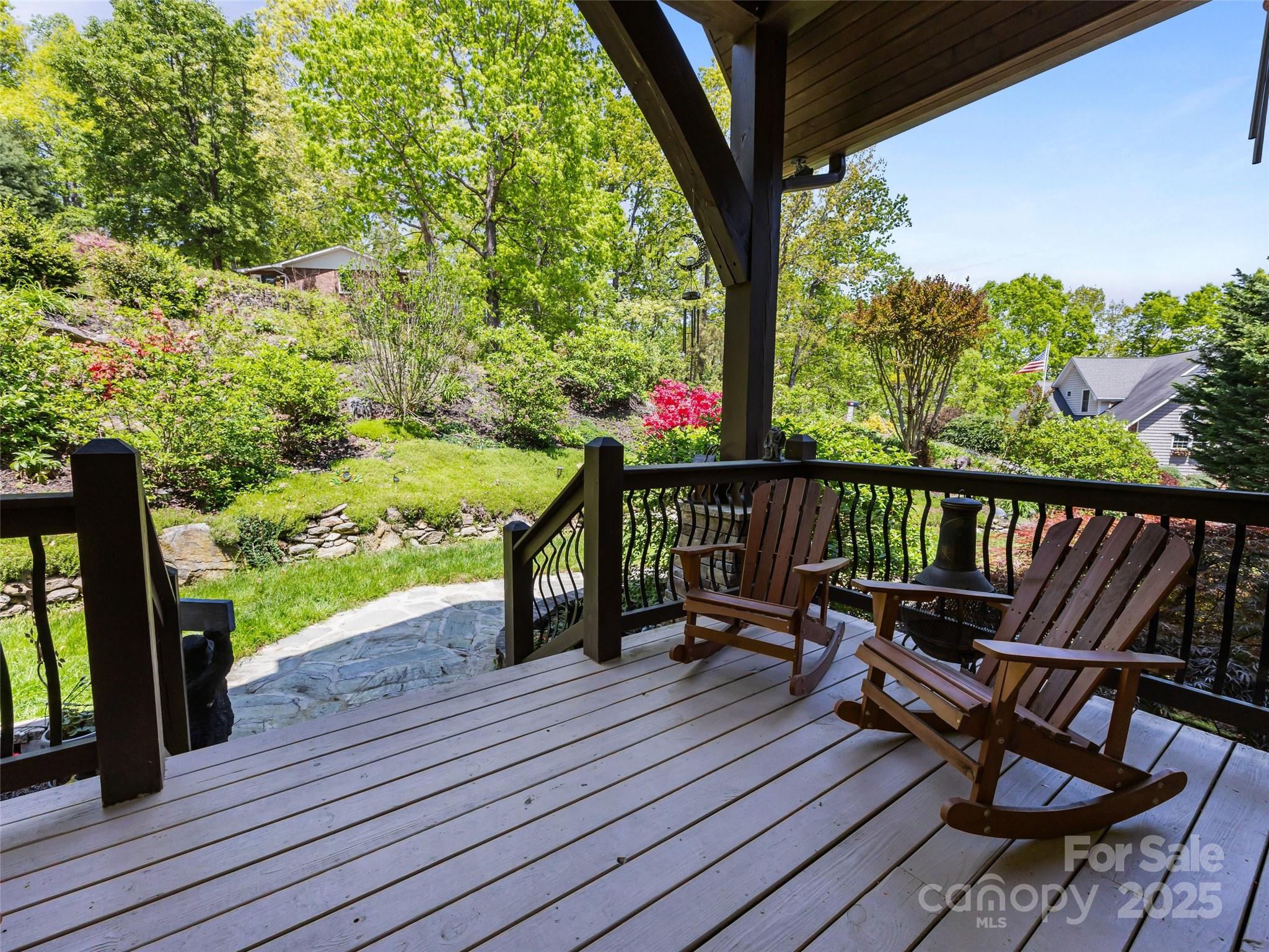 410 Lamp Post Drive Property Photo 14