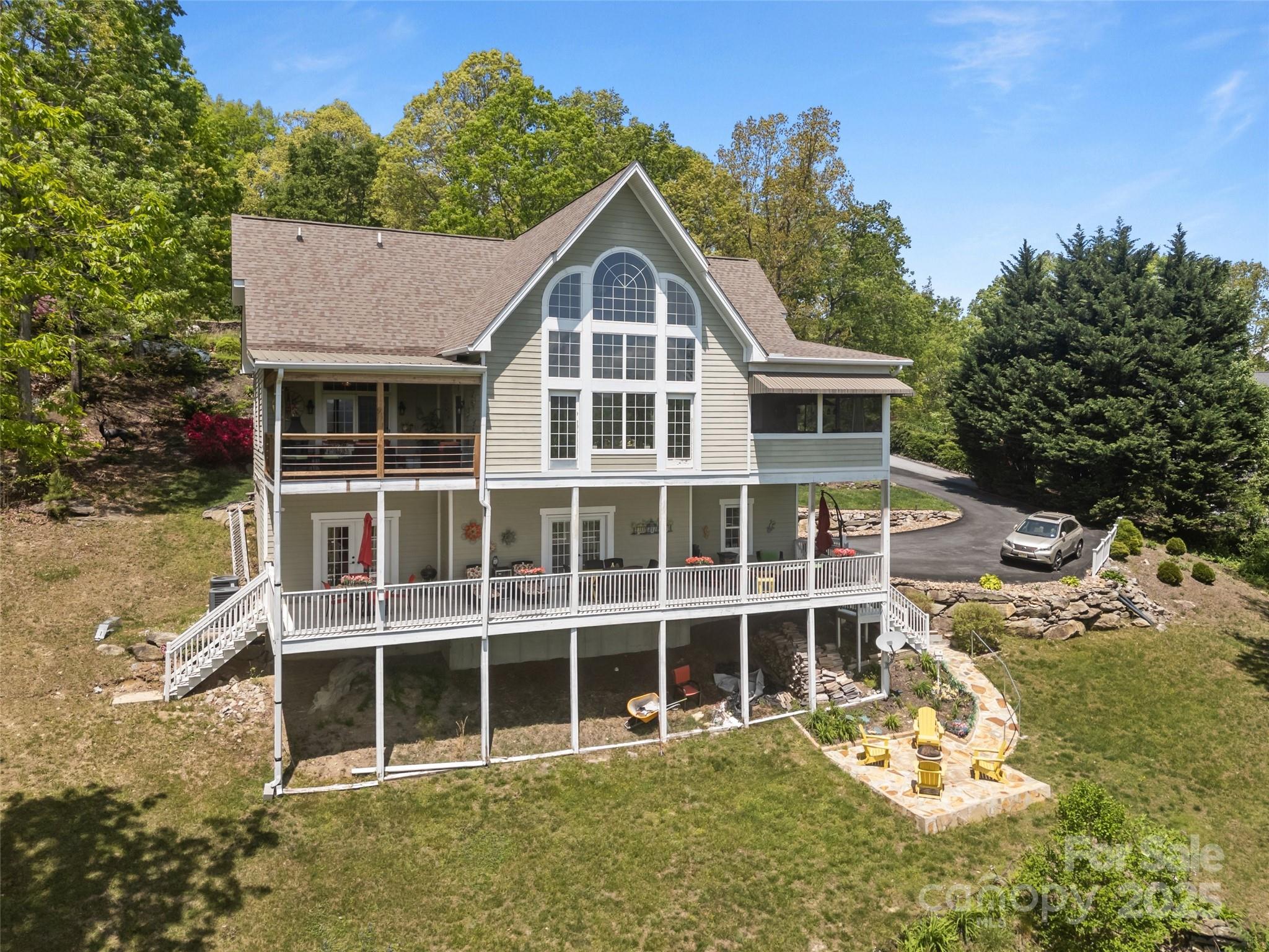 410 Lamp Post Drive Property Photo 16