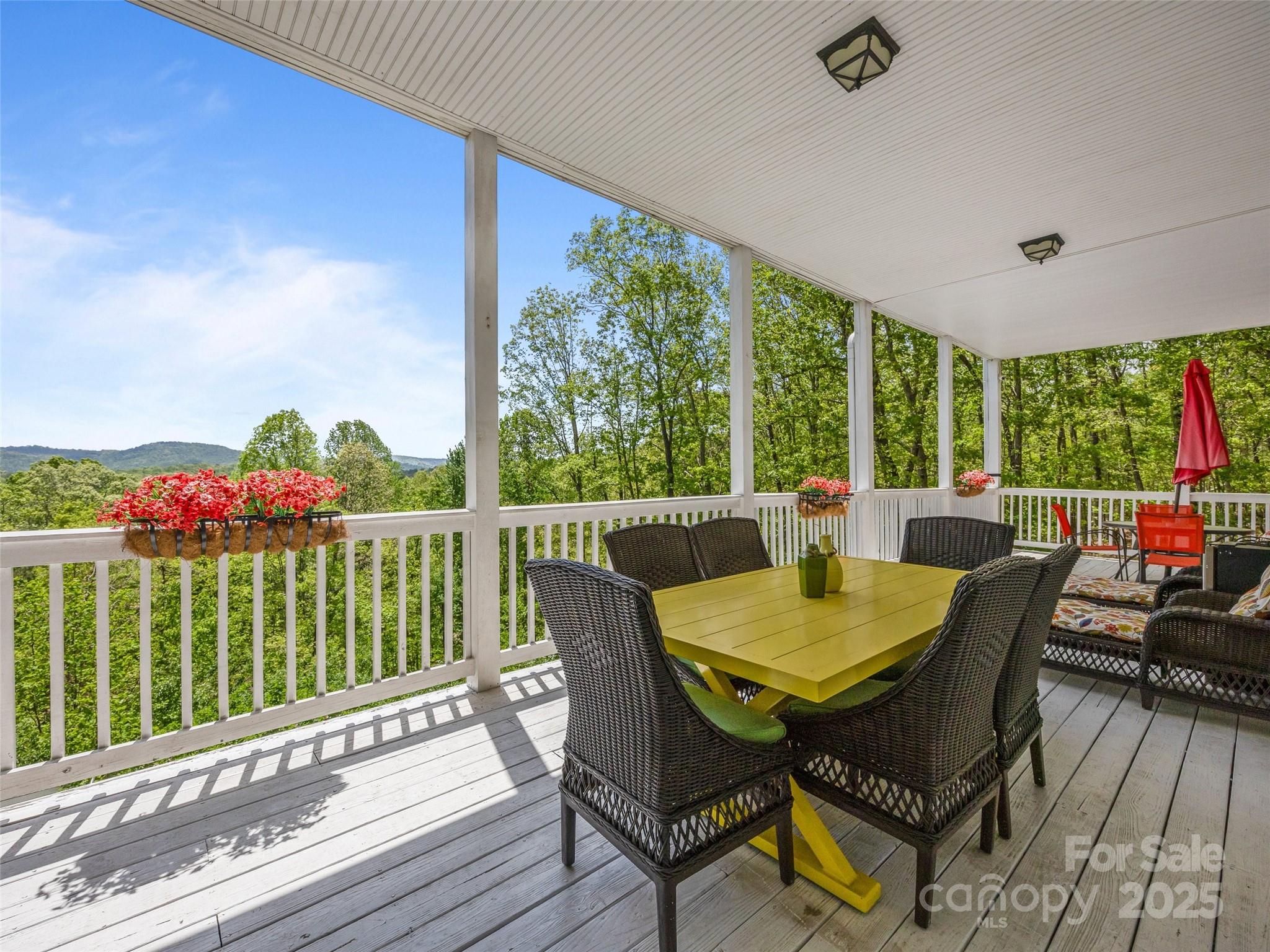 410 Lamp Post Drive Property Photo 19