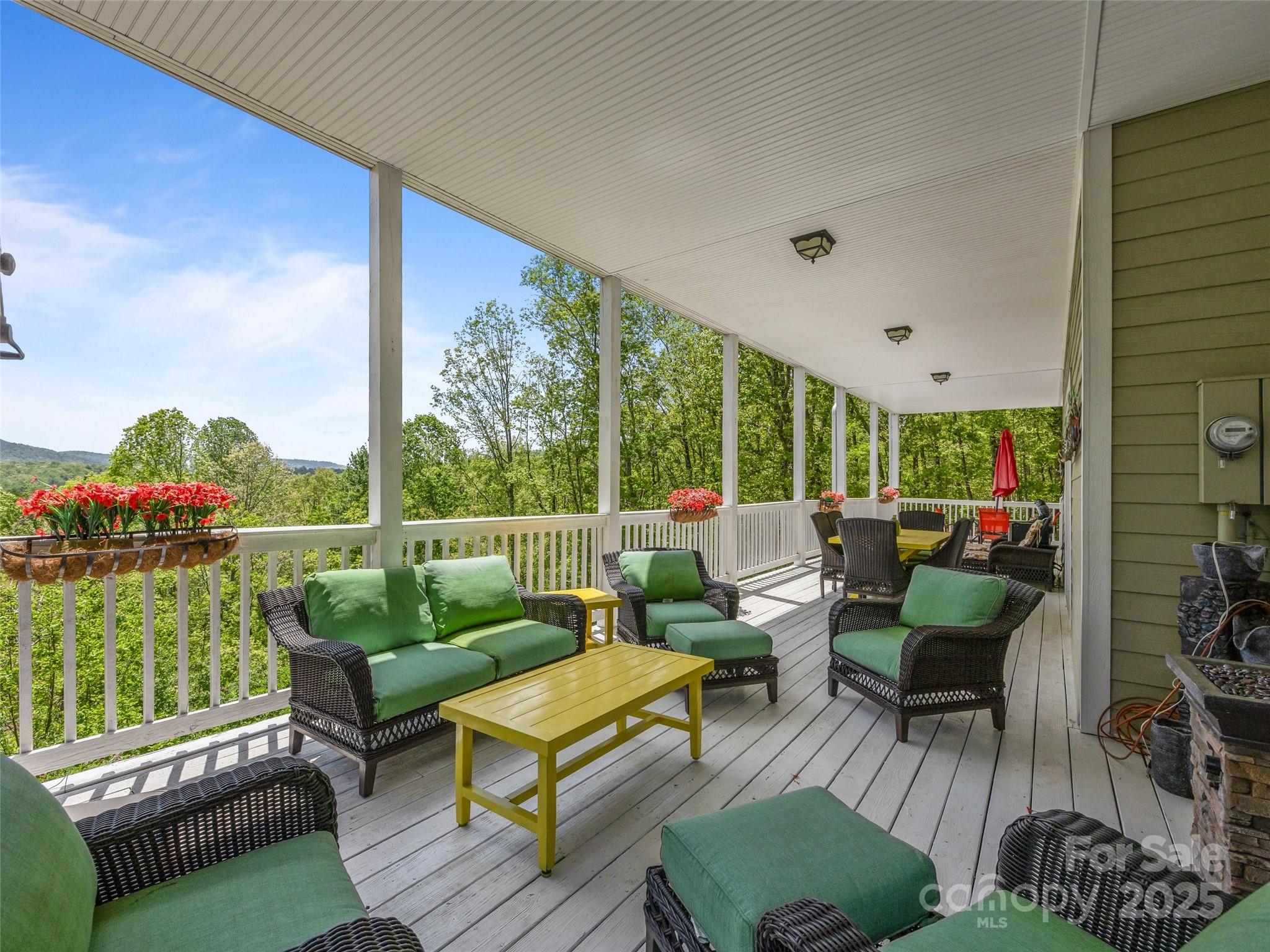 410 Lamp Post Drive Property Photo 20