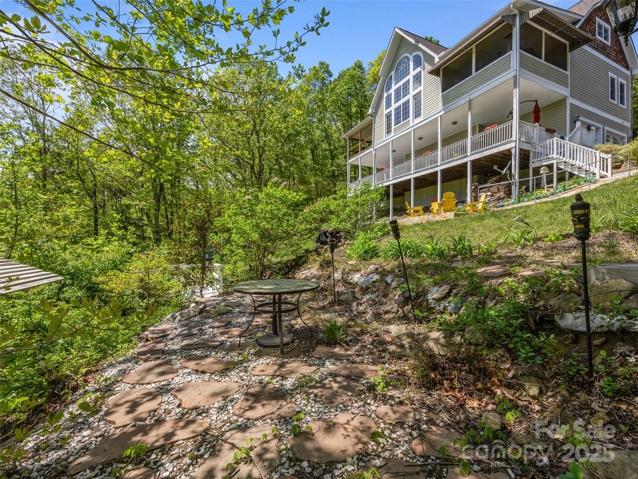 410 Lamp Post Drive Property Photo 22